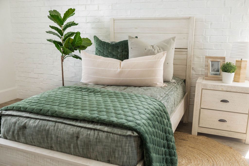 Premium Remington Luxe Soft Fleece Blanket - Ultra Cozy & Warm for Winter - Perfect for Bed, Couch, and Travel Use