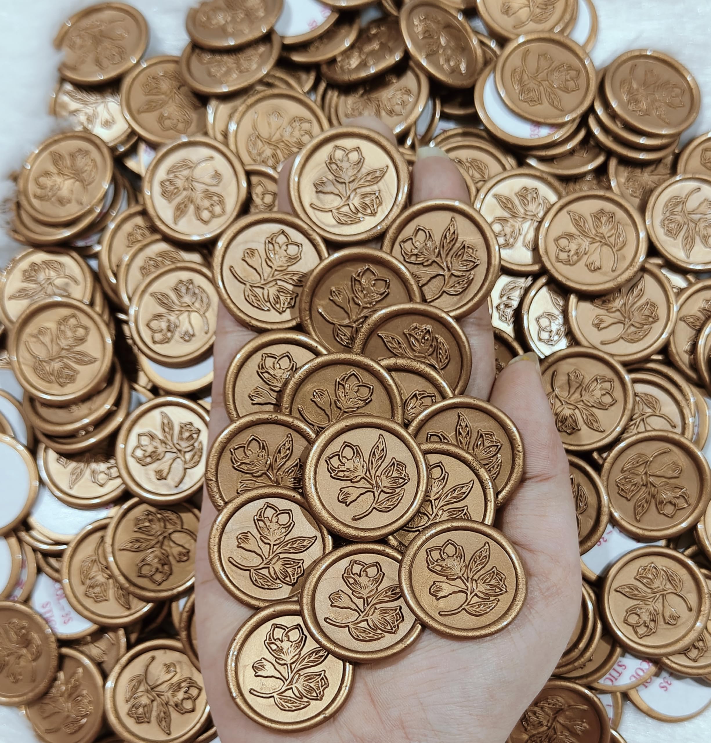 25mm Self Adhesive Wax Seal Stickers (25-Pack) - Antique Gold Flower Design for Wedding Invitations, Greeting Cards, Gift Wrapping & DIY Crafts - Perfect for Vintage-Themed Decorations and Special Occasions