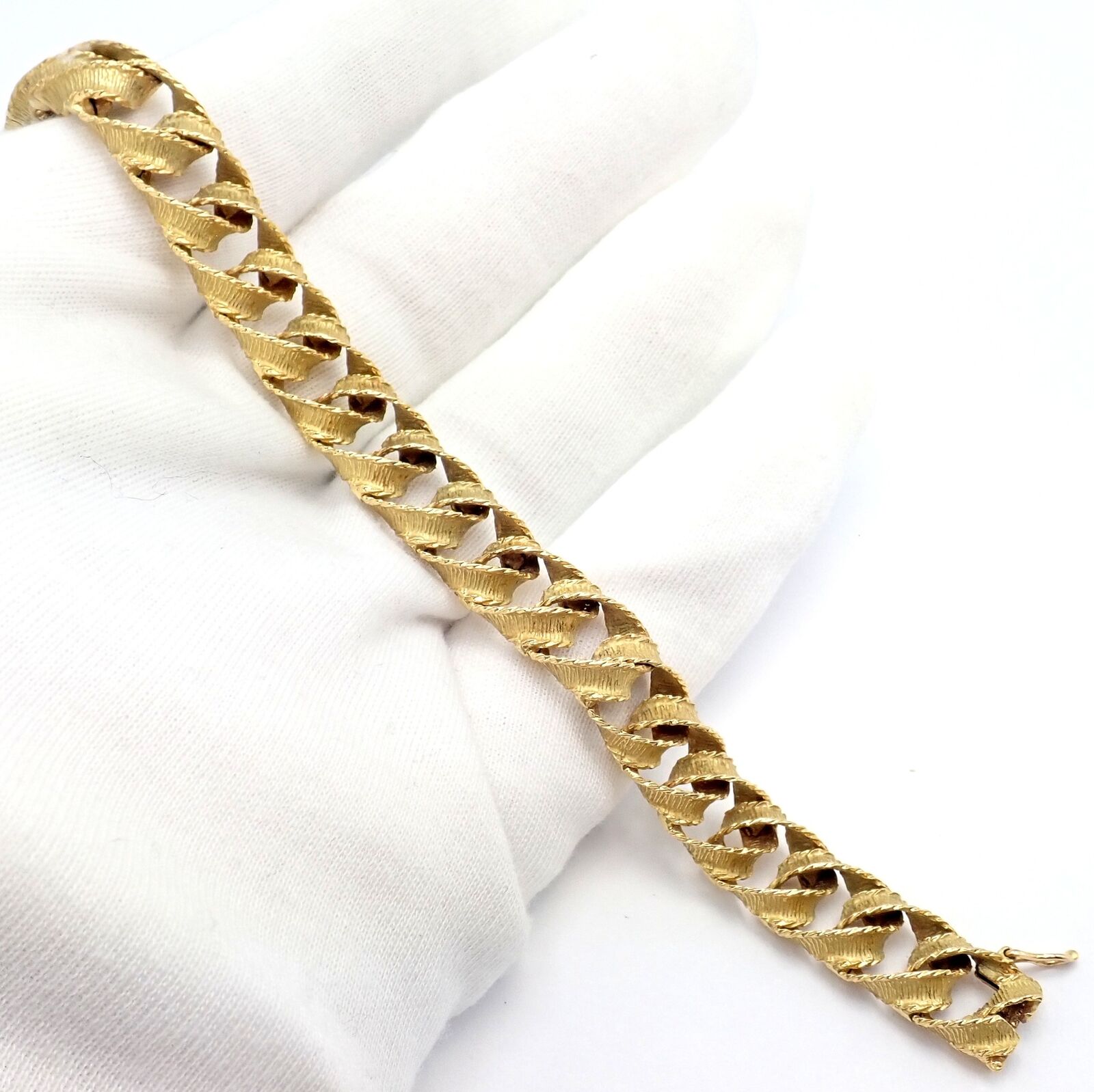Authentic Vintage Tiffany & Co 18k Yellow Gold France Ribbon Curb Bracelet from 1987 - Luxury Jewelry Gift for Women, Perfect for Anniversaries & Special Occasions