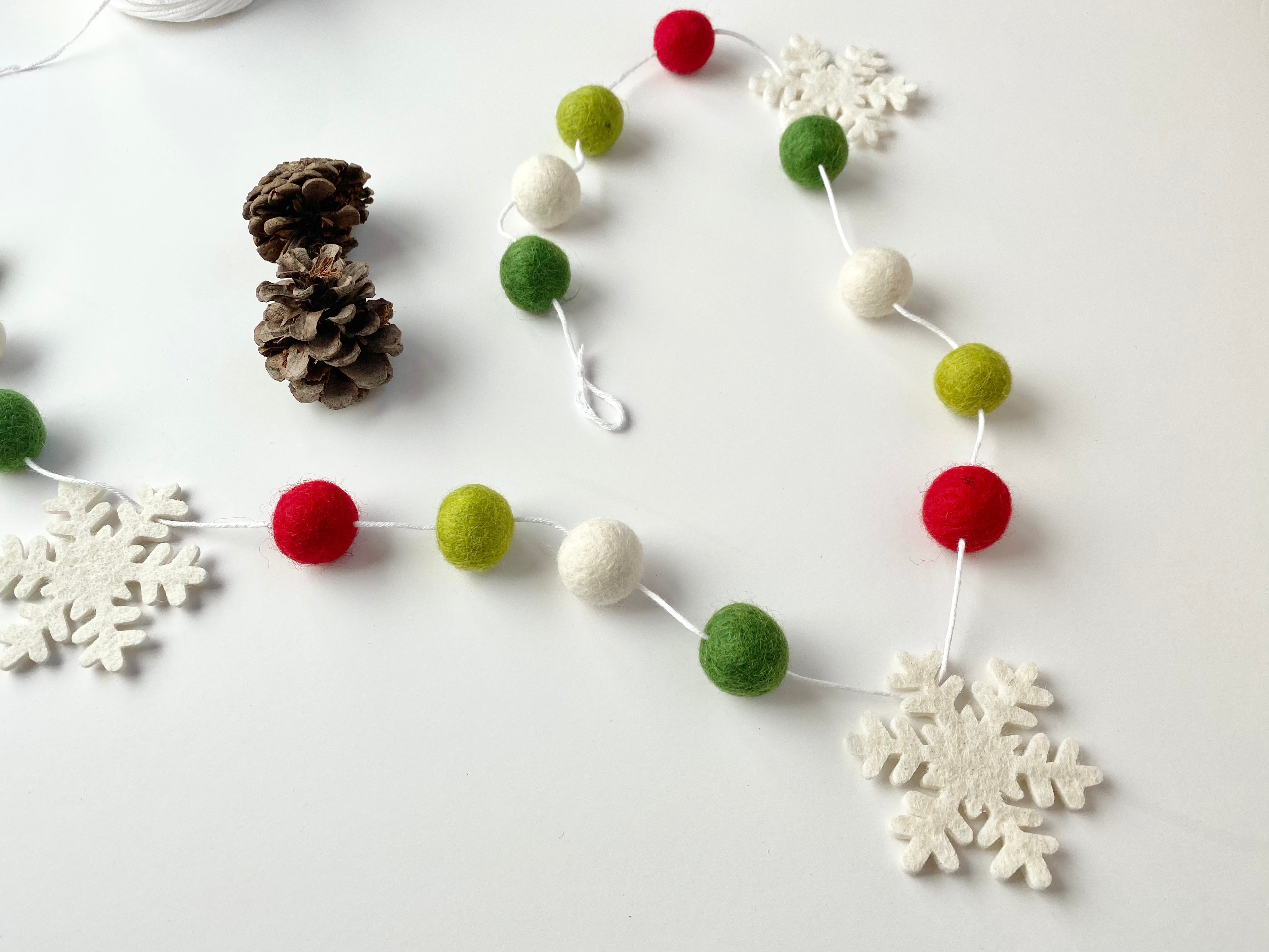 Festive Snowflake Garland Decor - Christmas Holiday Party & Winter Home Decoration for Mantel, Tree, Fireplace