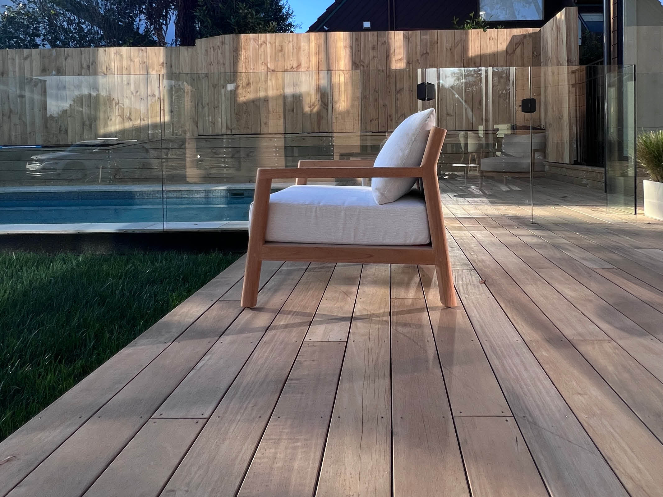 Bight Lounge Chair - Modern Comfortable Accent Chair for Living Room, Bedroom & Office - Perfect for Relaxing, Reading & Lounging