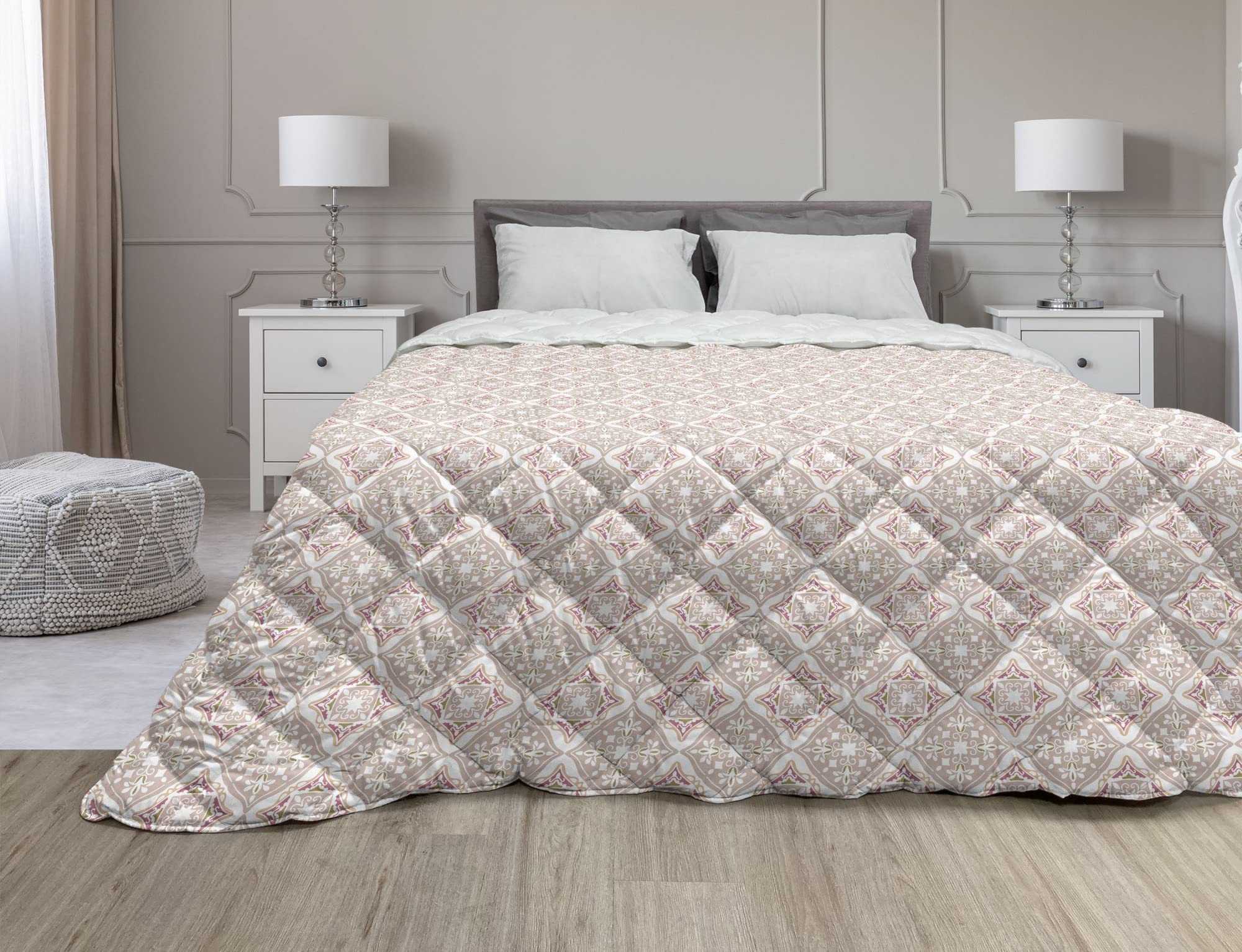 Ambesonne Moroccan Down Alternative Comforter - Queen Size Beige Pink White Geometric Pattern Microfiber All-Season Bedding | Boho Chic Bedroom Decor, Guest Room Luxury Quilt, Dorm Essentials