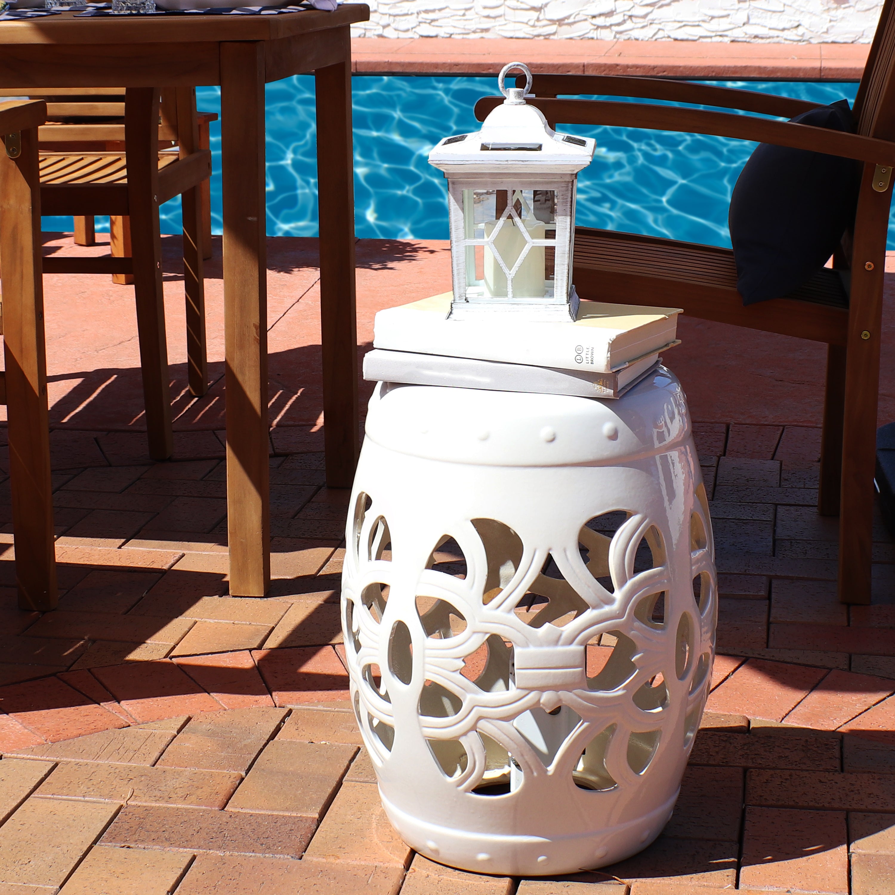 Sunnydaze Knotted Quatrefoil Ceramic Garden Stool - 18 Inch White Outdoor Side Table for Patio, Porch & Garden Decor
