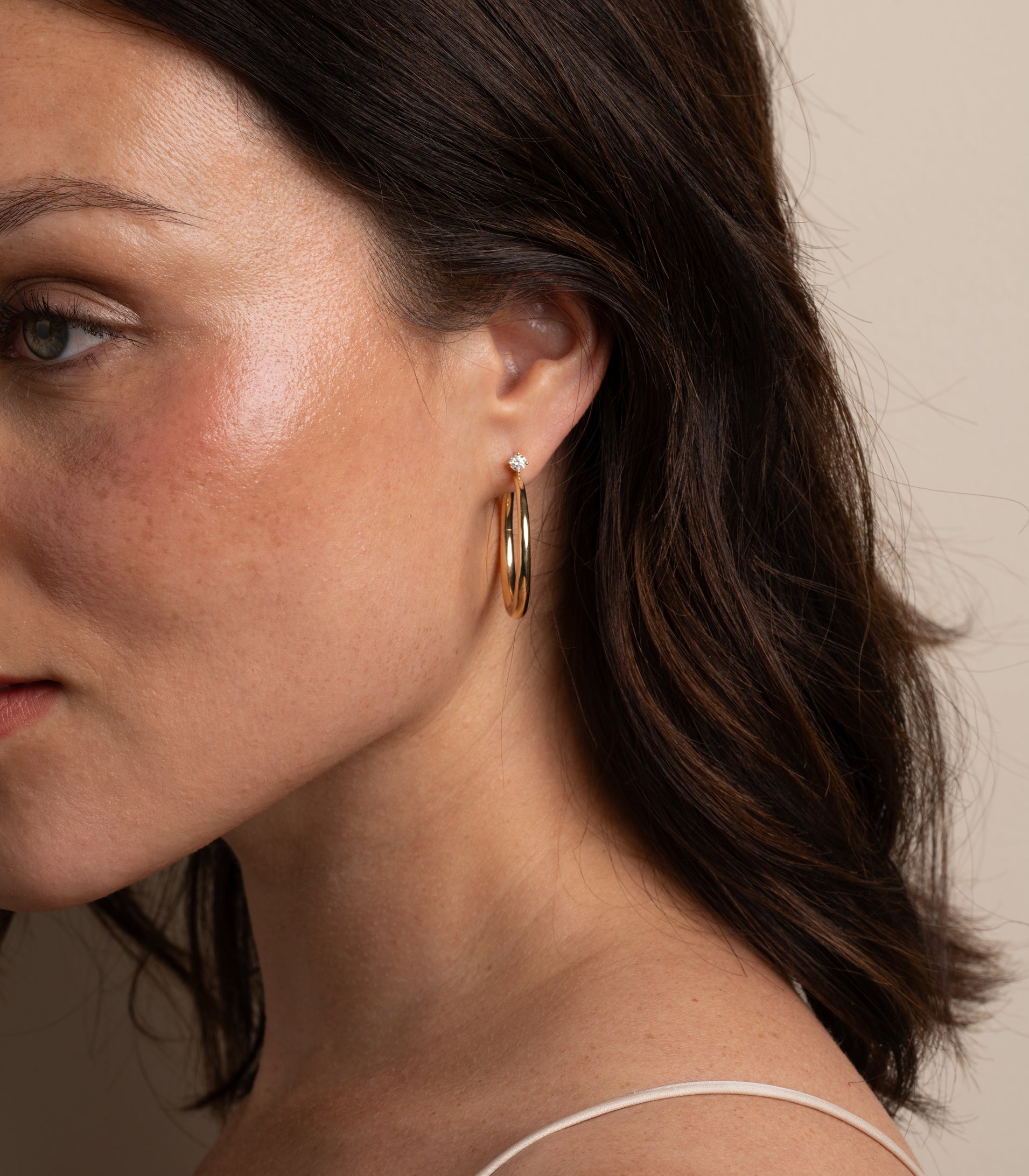 Estée Hoops Medium Size - 14K Gold Plated Earrings for Women, Elegant and Lightweight Hoop Earrings for Everyday Wear, Perfect Gift for Her, Birthday, Anniversary, Valentine's Day