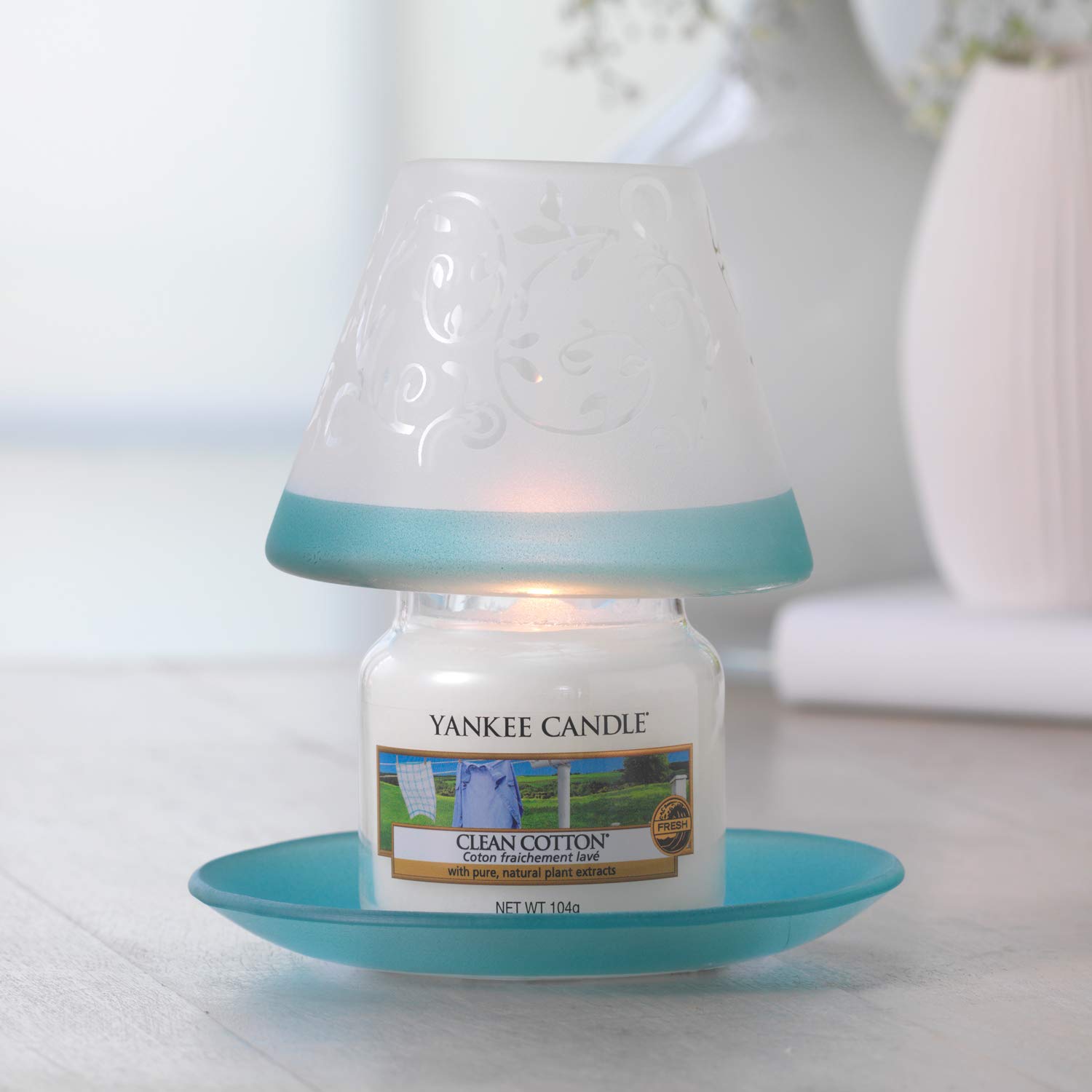 Yankee Candle Classic Vanilla Clean Cotton Small Jar Candle - 3.7oz Home Fragrance for Relaxation & Aromatherapy | Perfect for Living Room, Bedroom, Bathroom & Office Decor