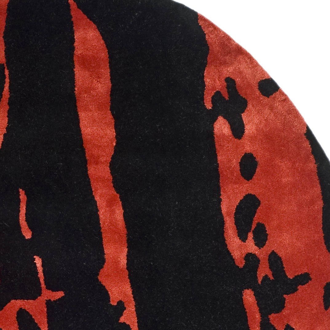 SAFAVIEH Soho Collection 6-Foot Round Black & Red Handmade Premium Wool Area Rug - Perfect for Living Room, Bedroom, or Office Decor