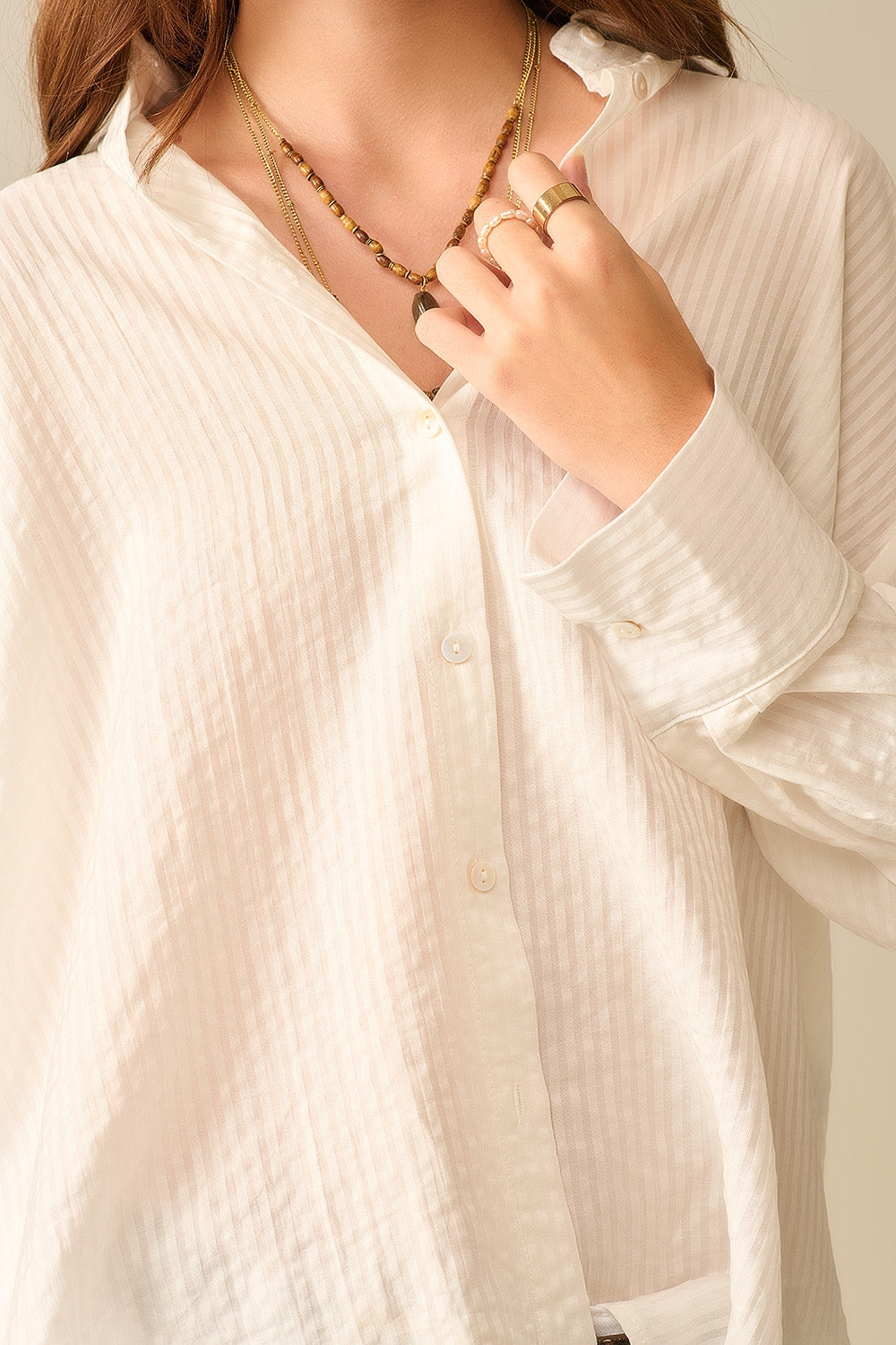Oversized White Shirt with Back Bow Tie - Elegant Loose Fit Blouse for Women, Perfect for Casual Outings, Office Wear, and Date Nights