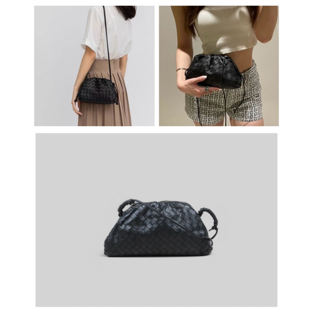 Bottega Veneta S25032619 Mini Pouch Classic in Genuine Lamb Leather - Pre-Owned Luxury Handbag (Very Good Condition) | Perfect for Evening Events, Date Nights & Special Occasions
