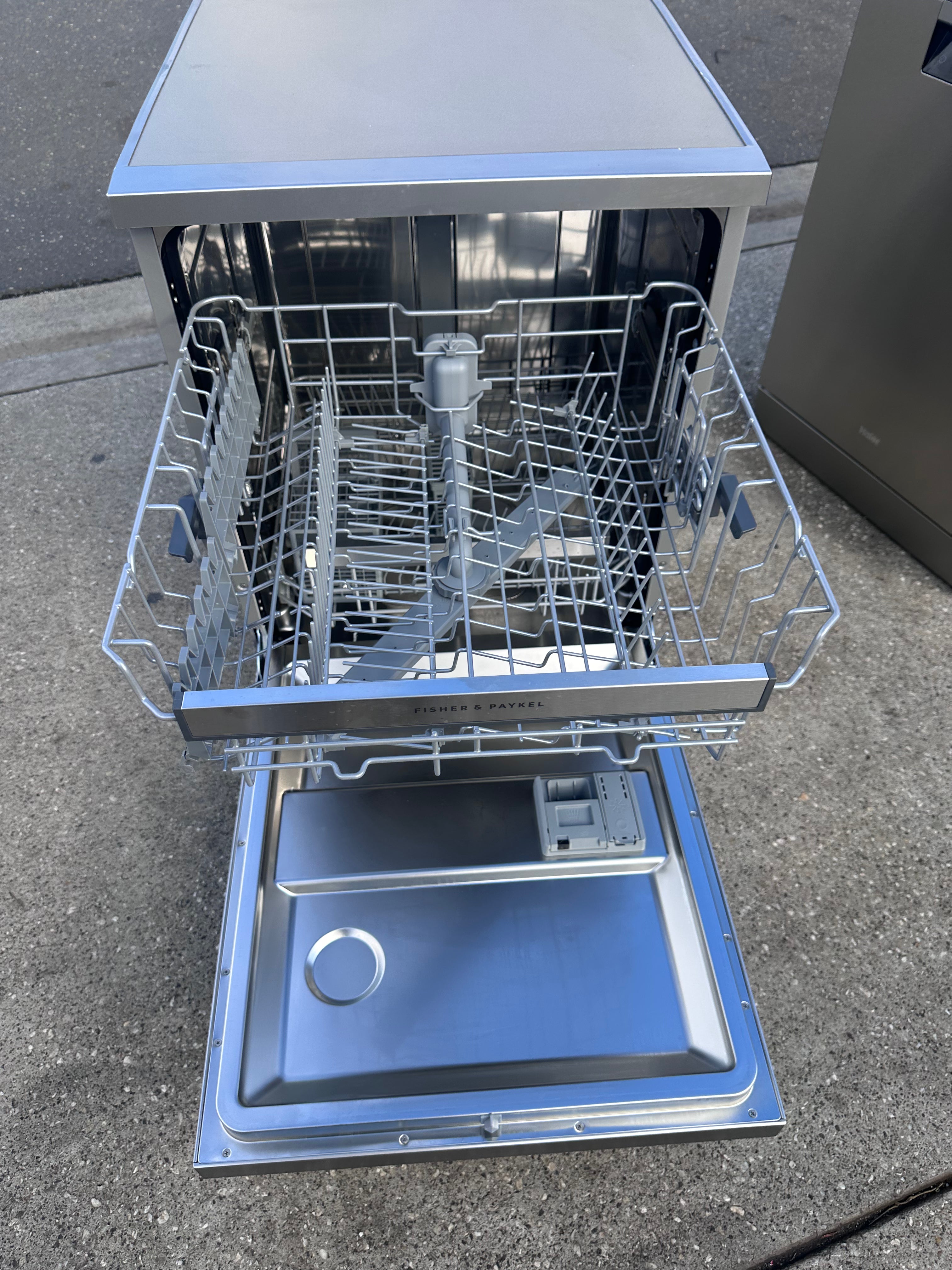 Fisher & Paykel Stainless Steel Dishwasher - Certified Refurbished | Energy Efficient & Quiet Operation | Perfect for Small Kitchens & Apartments