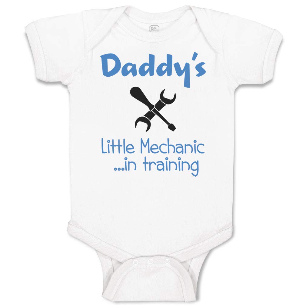 Daddy's Little Mechanic in Training Baby Bodysuit - Funny Cotton Onesie for Boys & Girls - Newborn Infant Clothes - Perfect for Father's Day Gifts & Family Photos