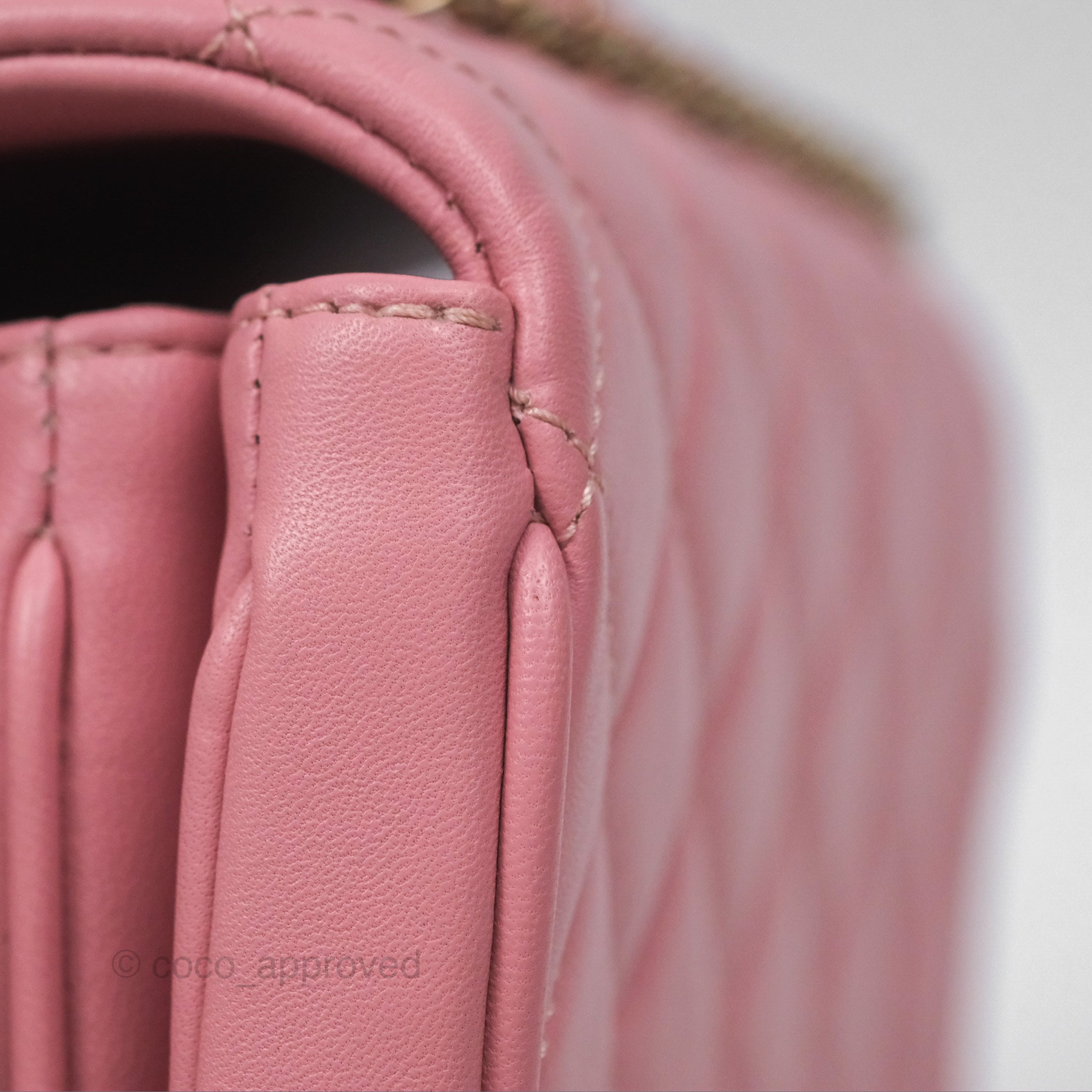 Chanel Citizen Chic Flap Bag in Pink Lambskin Leather with Gold Hardware - Luxury Crossbody Purse for Women, Perfect for Date Night & Special Occasions
