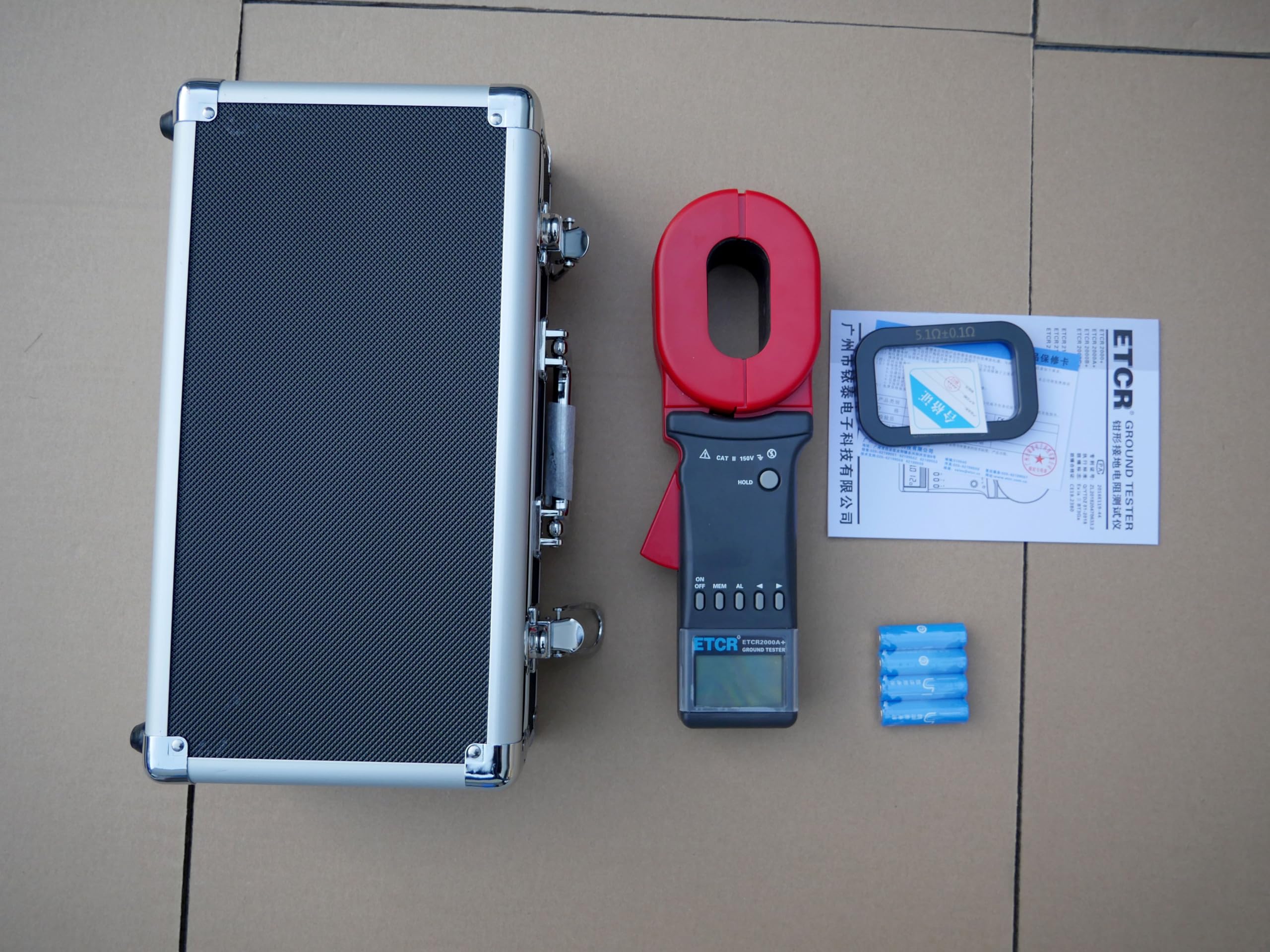 ETCR2000A+ Clamp Type Earth Resistance Tester - Non-Contact Surface Resistance Meter for Electrical Safety Testing (ETCR2000+/ETCR2000C+ Models Available) - Perfect for Industrial Maintenance, Grounding System Checks & Power Line Inspections