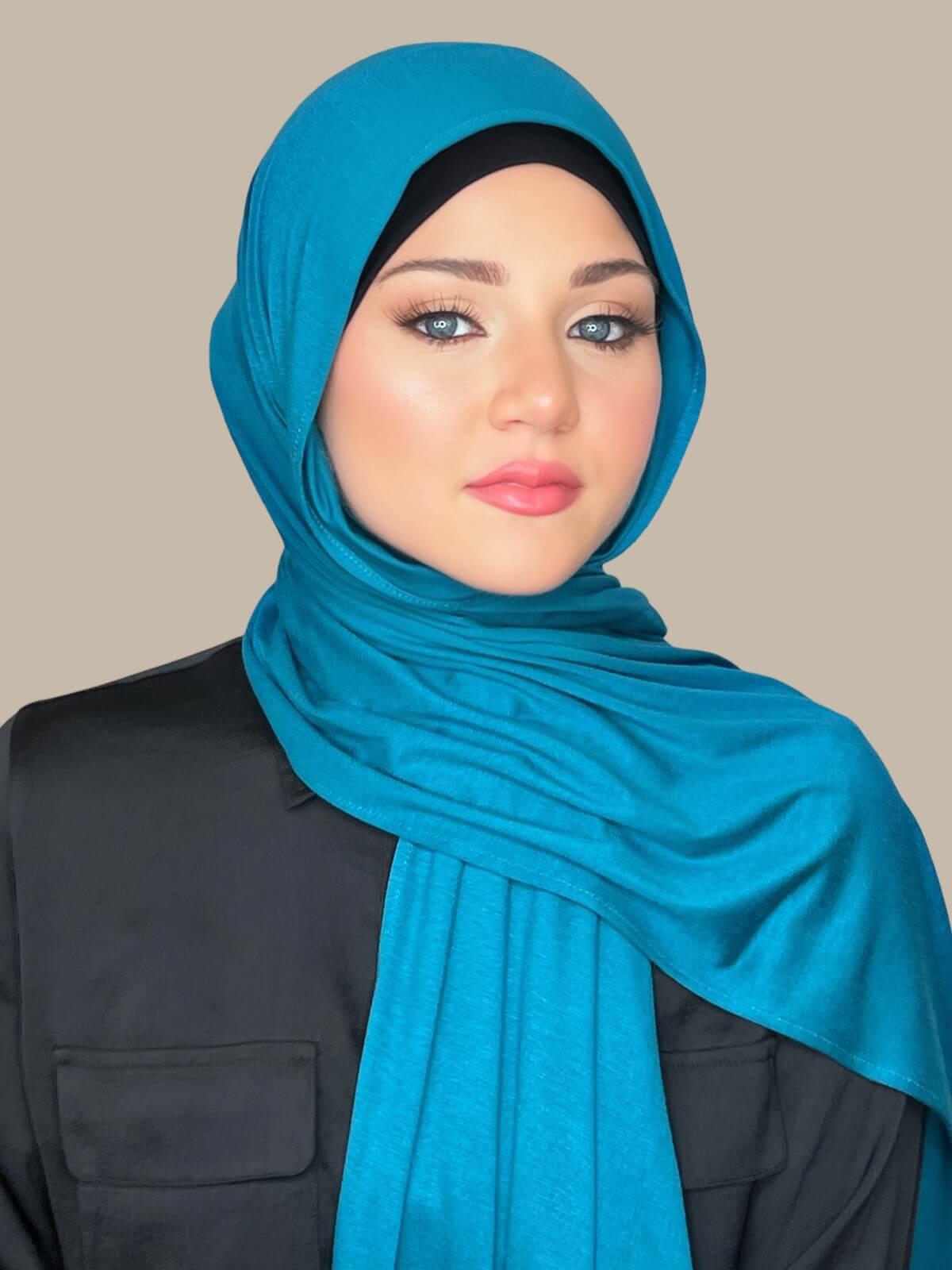 Elegant Classic Jersey Hijab Peacock Print - Soft & Breathable Muslim Headscarf for Women - Perfect for Daily Wear, Prayer, and Special Occasions