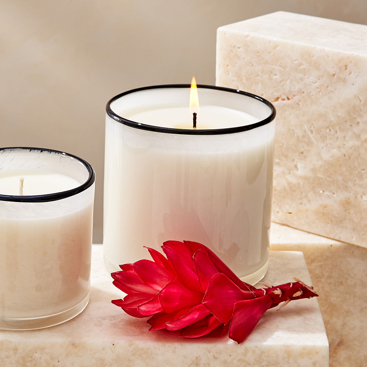 Elegant Champagne Scented Candle - Long Lasting Soy Wax Candle for Home Decor, Romantic Dinners & Relaxation