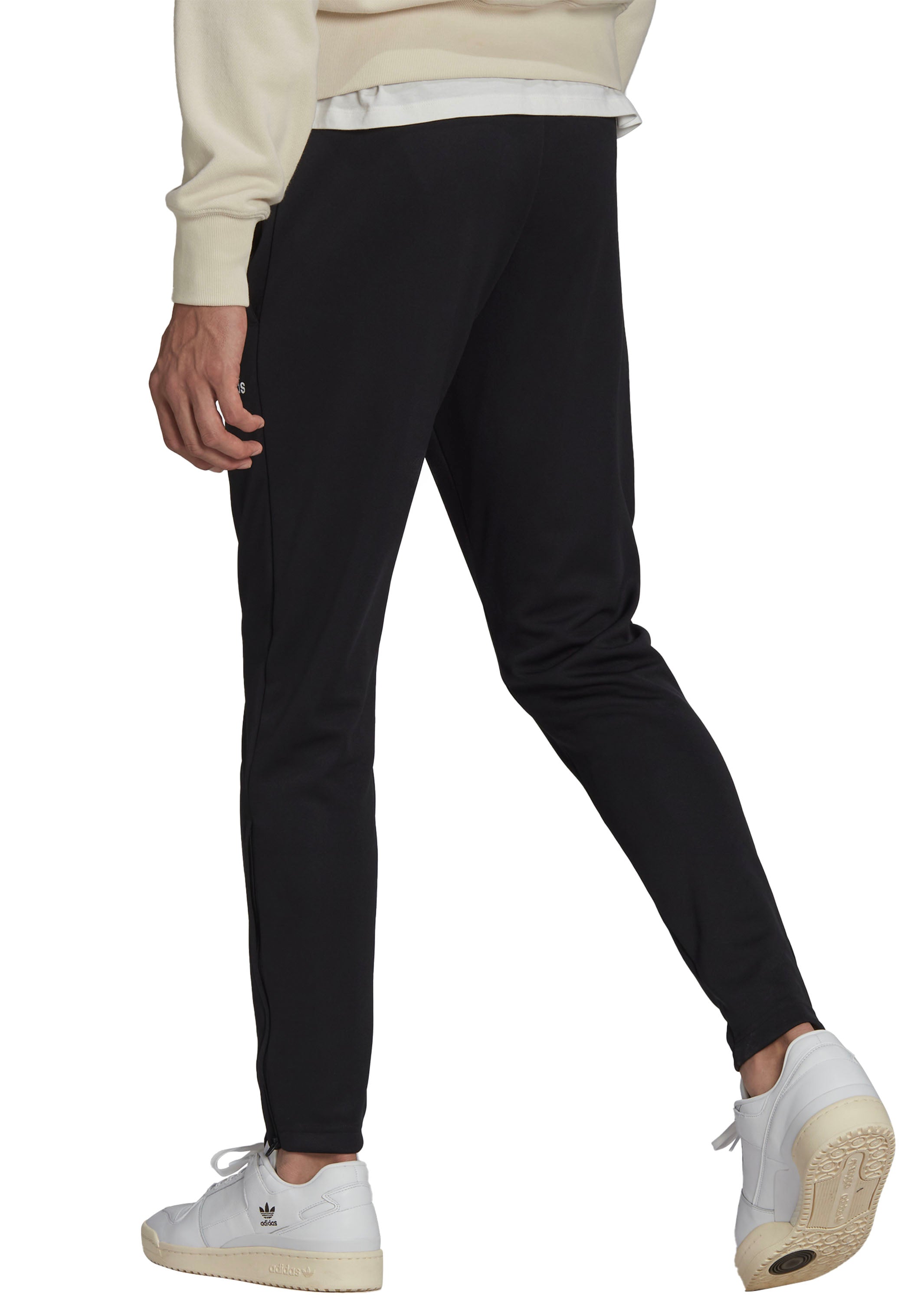 Adidas Men's Entrada 22 Training Track Pants - Lightweight Workout Joggers for Gym & Running - Comfortable Athletic Sweatpants with Stretch Fabric