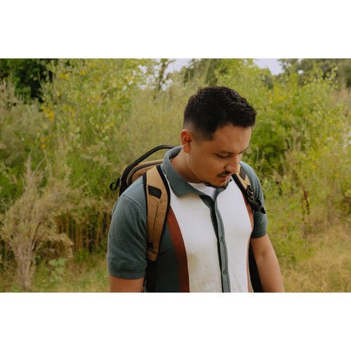 Peak Design Everyday Backpack 30L V2 - Premium Camera & Travel Backpack in Coyote Brown - Perfect for Photographers, Commuters & Outdoor Adventures