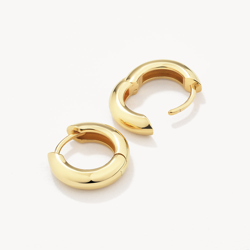 Mini Gold Hoop Earrings for Women - Dainty Curve Huggie Earrings for Everyday Wear & Special Occasions