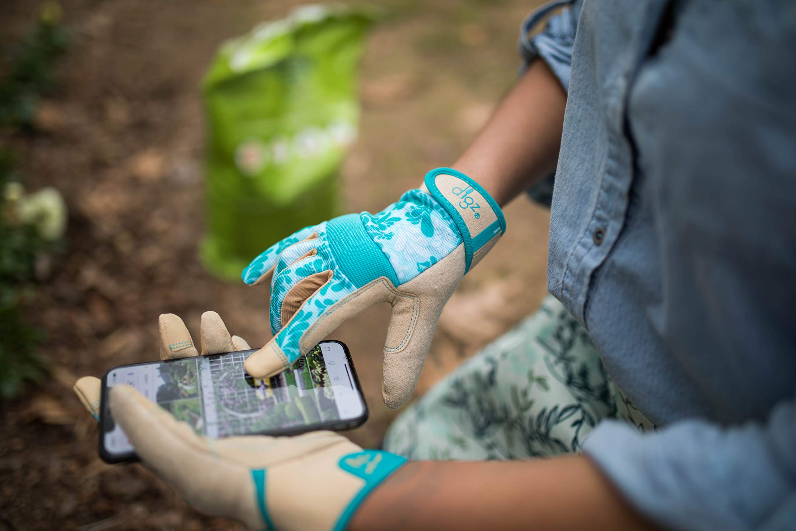 DIGZ 7606-23 Women's Gardening Gloves - Touchscreen Work Gloves for Outdoor & Gardening