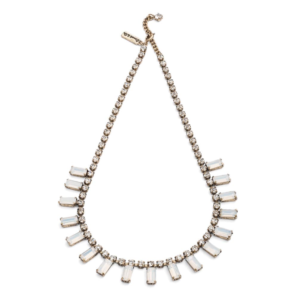 Vintage 1950s Style White Milk Stone Necklace - Elegant Retro Jewelry for Women, Perfect for Parties, Weddings & Special Occasions