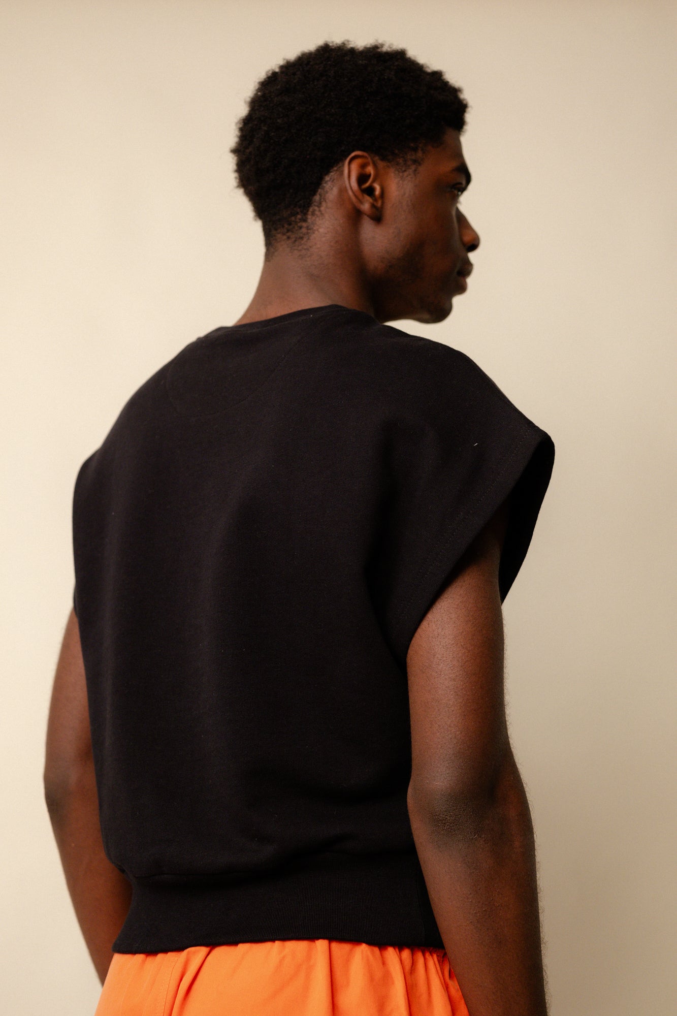 Eco-Friendly Men's Sleeveless Sweatshirt - Breathable Workout Top for Gym & Running - Plastic-Free Black Athletic Shirt
