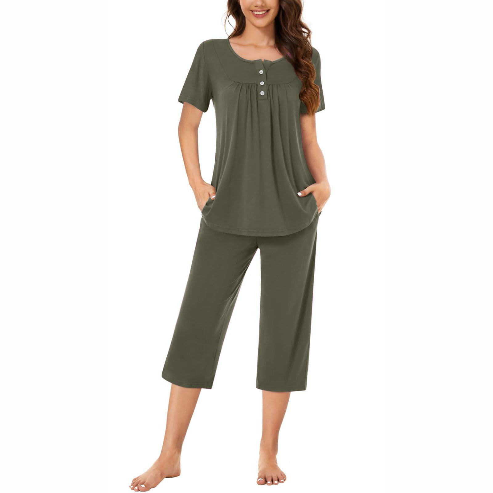 **Plus Size Women's Capri Pajama Set - Short Sleeve Top & Capri Pants 2-Piece Lounge Outfit | Soft & Comfy Pajamas for Sleep, Relaxing & Home Wear**