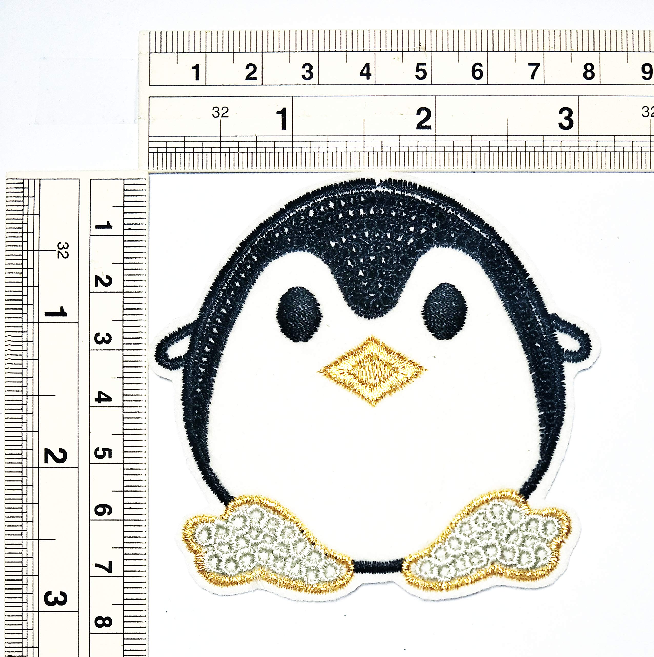 Umama Set of 3 Cute Penguin Embroidery Patches - Iron On Applique for DIY Clothes, Jeans, T-Shirts & Hats - Cartoon Bird Design for Kids & Adults - Perfect for Backpacks, Jackets & Craft Projects
