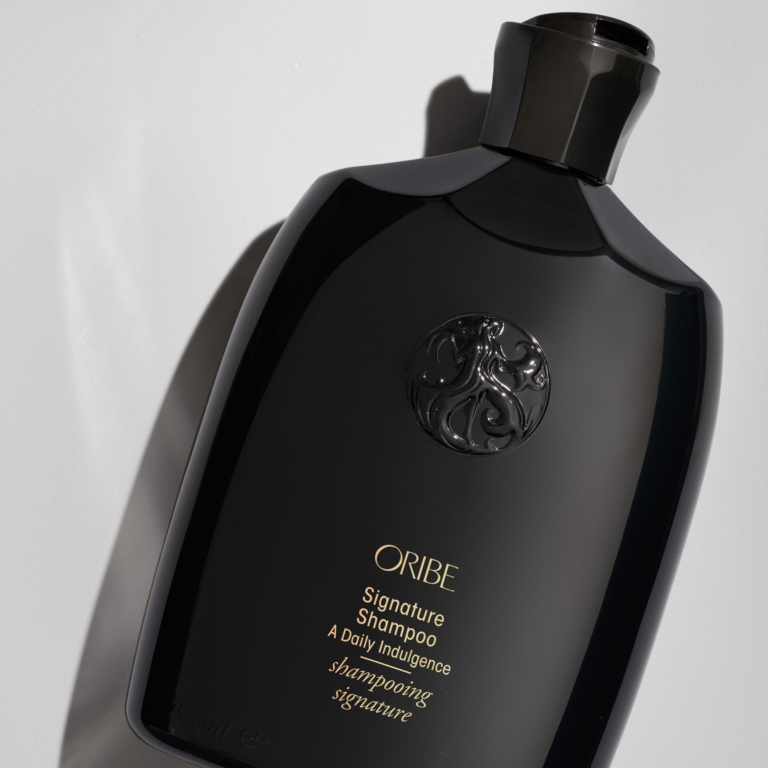 Signature Shampoo for All Hair Types - Moisturizing & Volumizing Hair Care - Perfect for Daily Use & Salon-Quality Results at Home