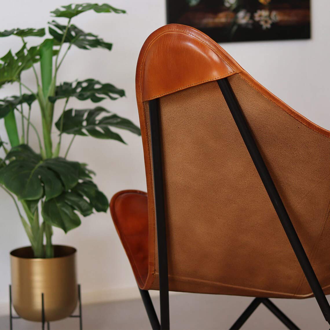 Tan Leather Butterfly Chair with Black Metal Base - Modern Living Room Accent Chair for Lounge, Patio, or Bedroom - Iron Frame & Premium Leather Cover - Stylish & Comfortable Seating