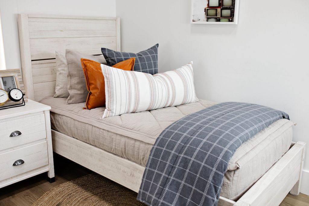 Premium Soft & Cozy Lucas Luxe Blanket - Ultra-Plush Fleece Throw for Bed, Couch & Travel - Perfect for Winter Nights, Movie Time & Gifts