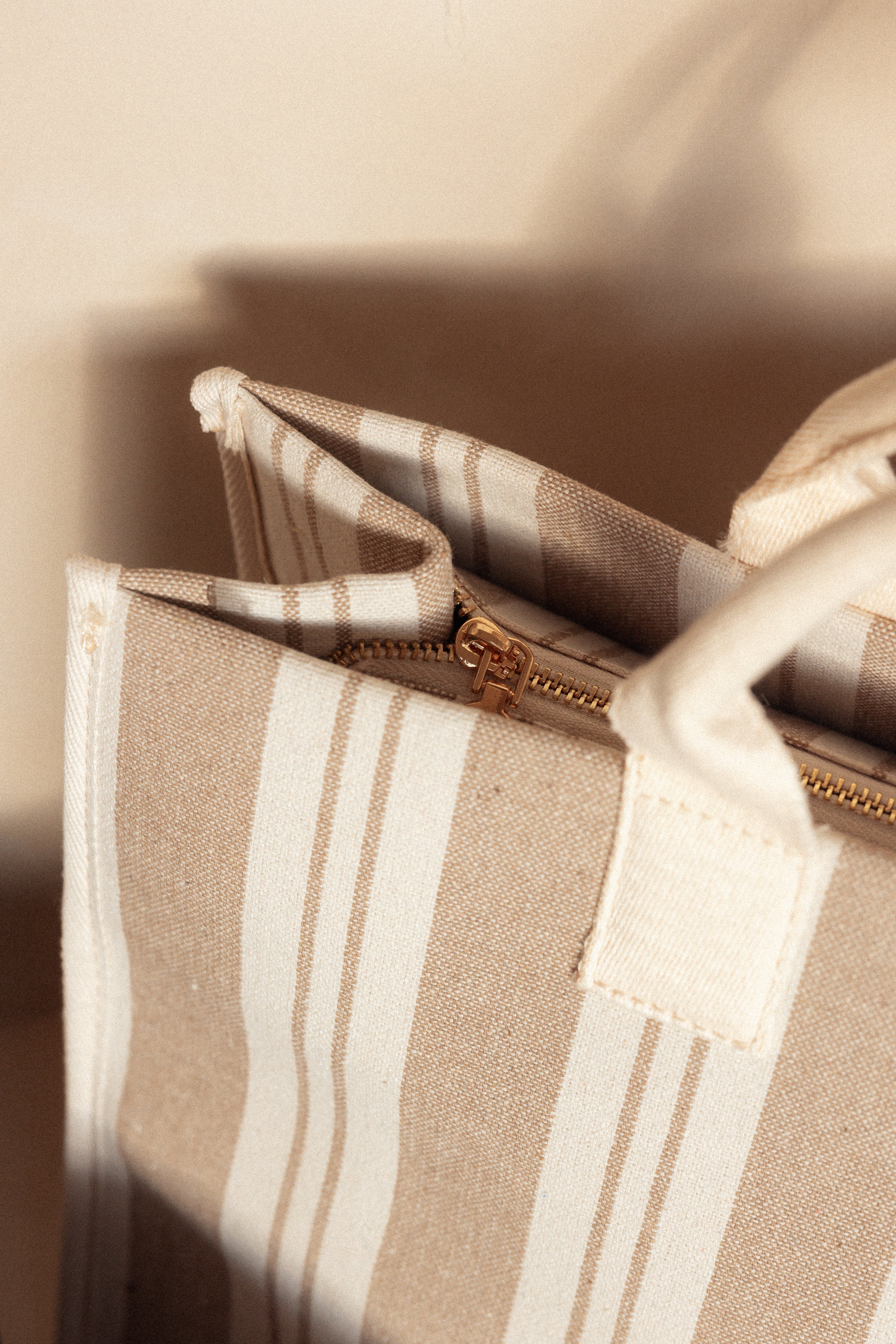 Georgiana Tote Bag for Women - Stylish & Spacious Leather Shoulder Bag in Tan/White - Perfect for Work, Travel & Daily Use