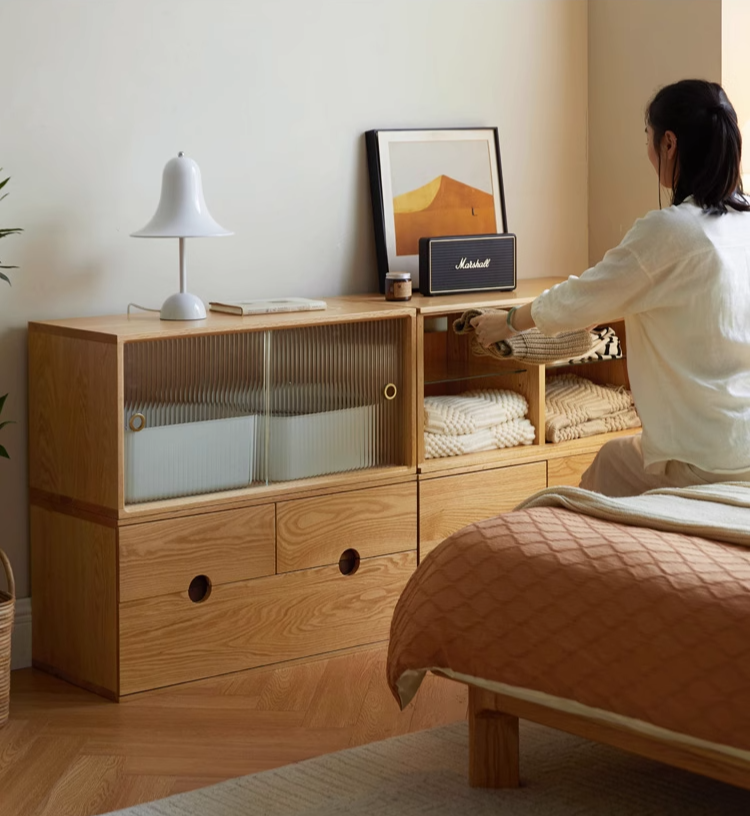 Oak Solid Wood Modern TV Stand - Stylish Entertainment Center for Living Room & Home Theater Setup