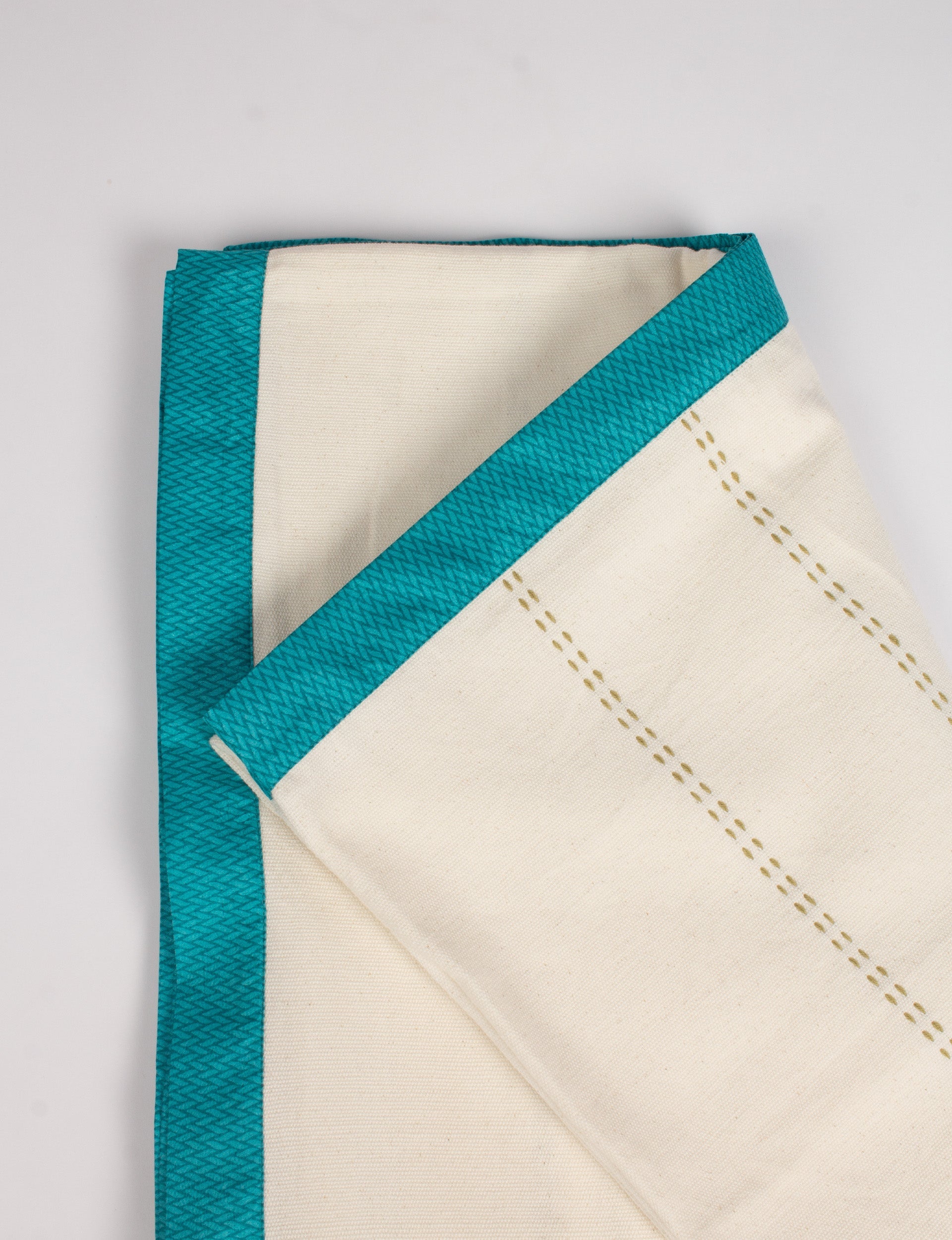 Soft Cotton Sofa Throw Blanket with Elegant Sari Edging - Cozy Home Decor for Living Room, Bed & Couch - Perfect for Snuggling, Gifting & Seasonal Comfort