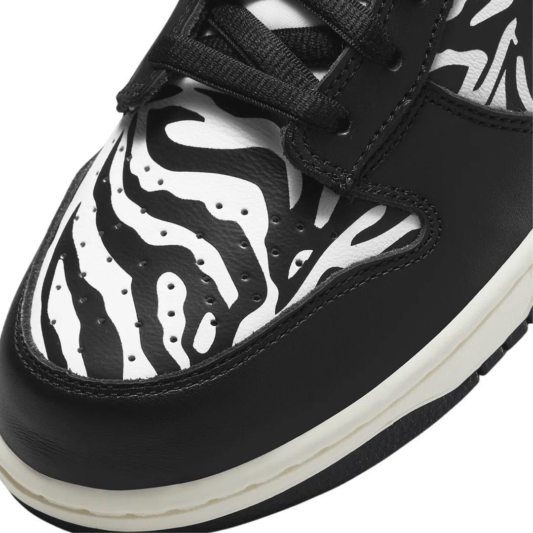 Nike SB Dunk Low OG QS Quartersnacks Sneakers - Men's Skateboarding Shoes for Streetwear & Casual Style - Perfect for Skating, Urban Fashion, and Everyday Wear
