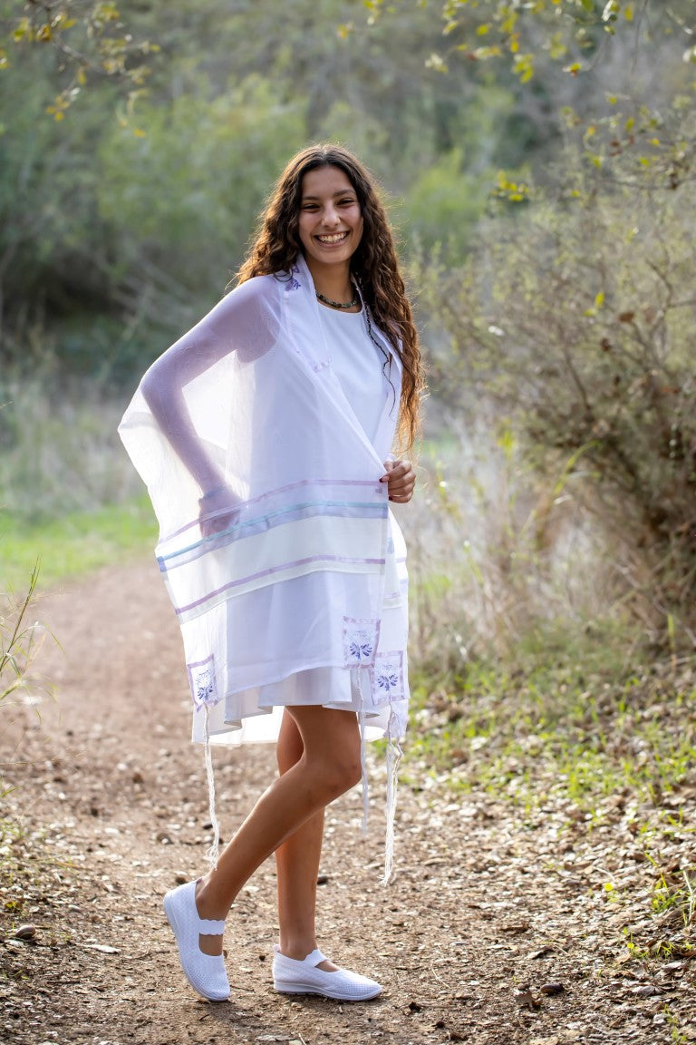 Four Mothers Lilac Tallit for Bat Mitzvah - Elegant Prayer Shawl for Jewish Ceremonies & Special Occasions