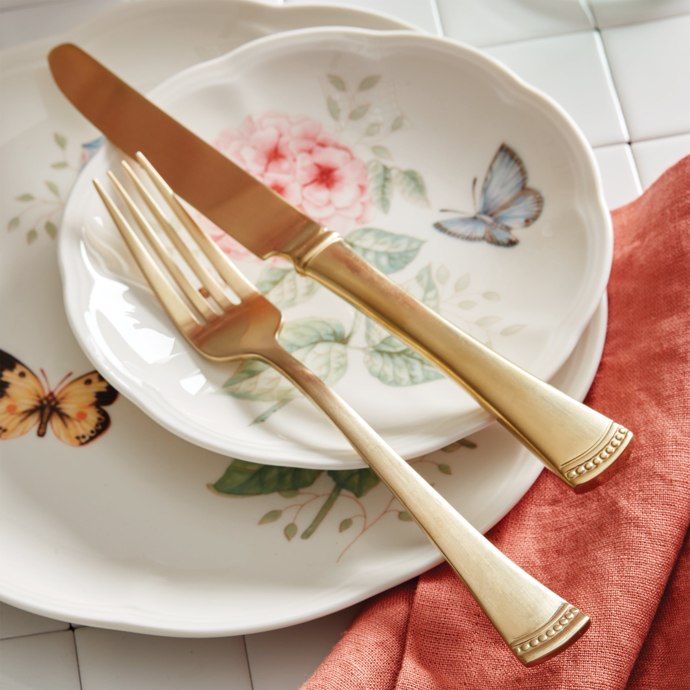 Portola Gold Satin 20-Piece Flatware Set - Elegant Stainless Steel Cutlery for Dining, Weddings & Special Occasions