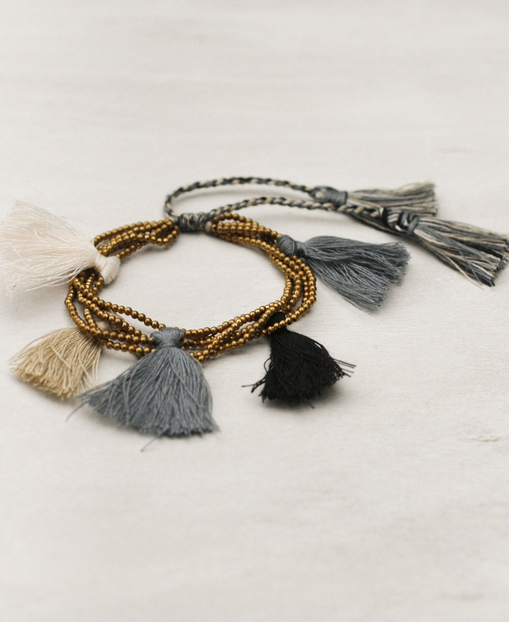 Adjustable Dancing Tassel Bracelet for Women - Boho Chic Handmade Jewelry for Parties, Festivals & Everyday Wear