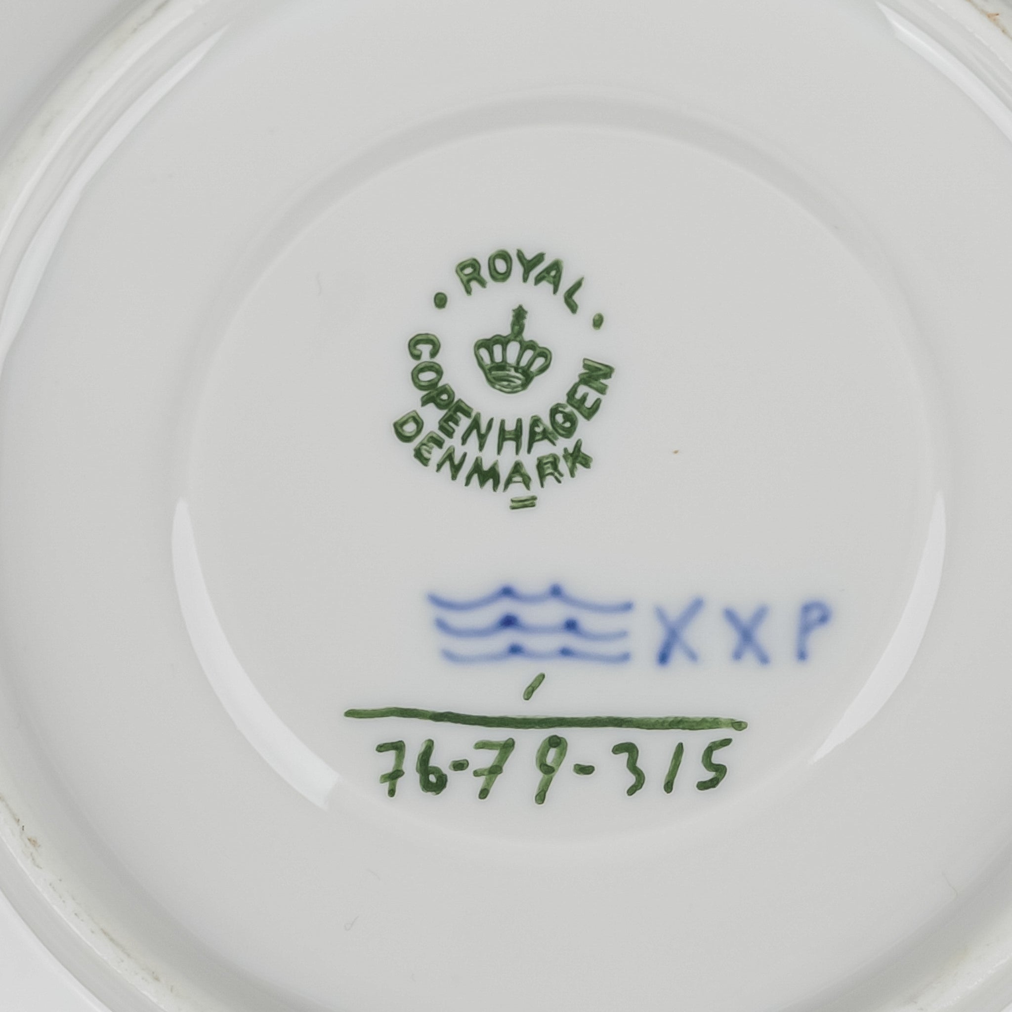 Royal Copenhagen Blue Fluted Plain Cup & Saucer Set - Classic Danish Porcelain Tea Cup with Saucer, 1/76 Collection - Perfect for Afternoon Tea, Gift Giving & Home Decor