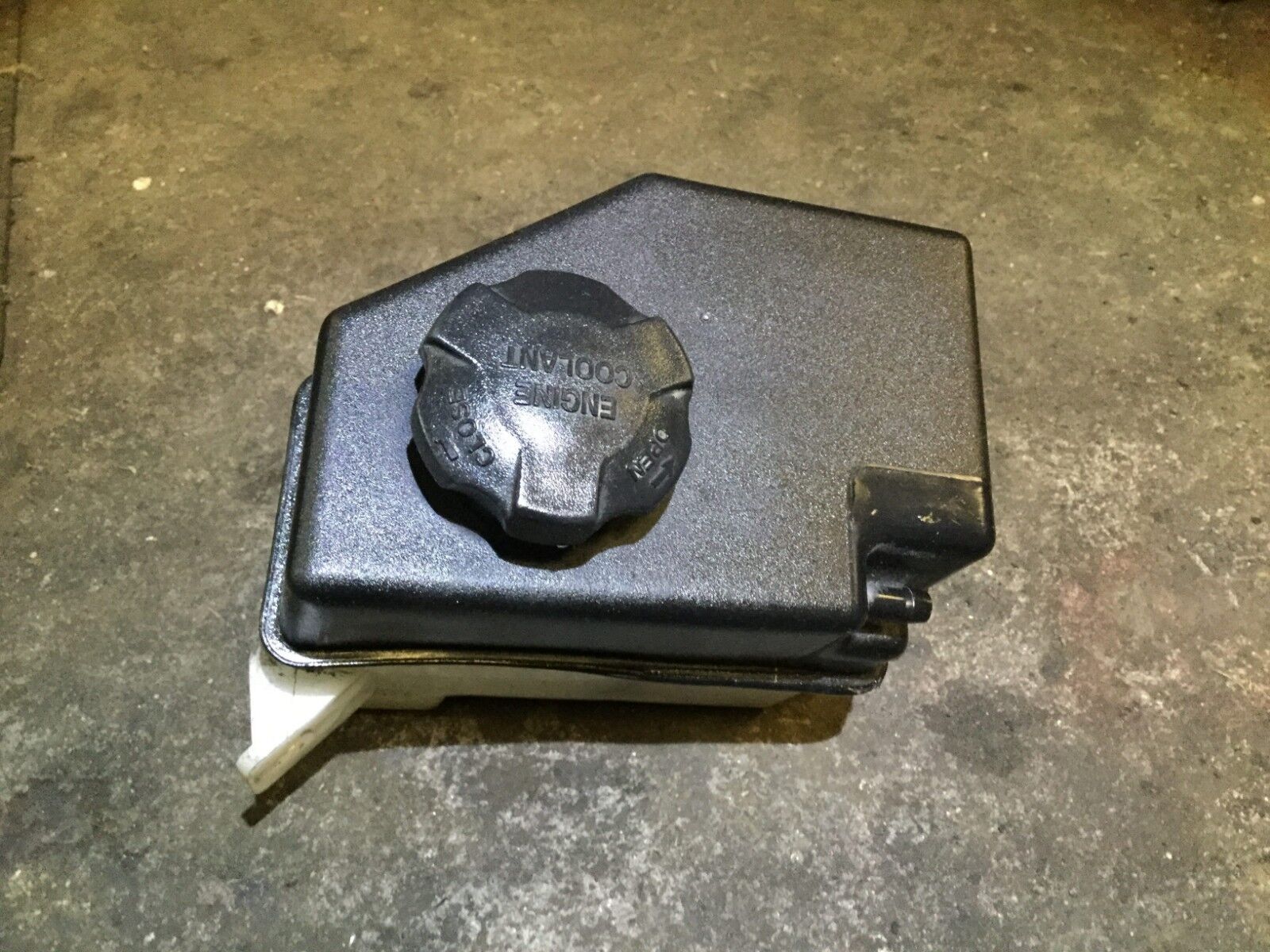 2006-2011 Kia Rio 1.6L Engine Coolant Reservoir Bottle OEM Replacement - Perfect for Cooling System Maintenance & Repair