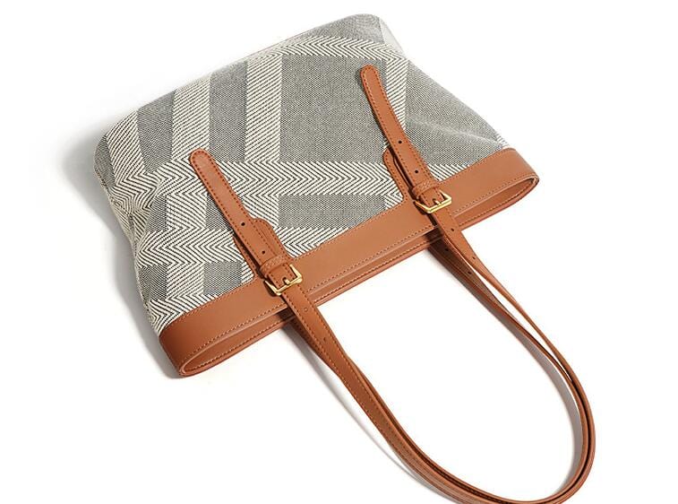 Stylish Women's Leather Shoulder Tote Bag for Work & Travel - Premium Genuine Leather Handbag with Spacious Compartment, Perfect for Office, Commuting & Weekend Getaways