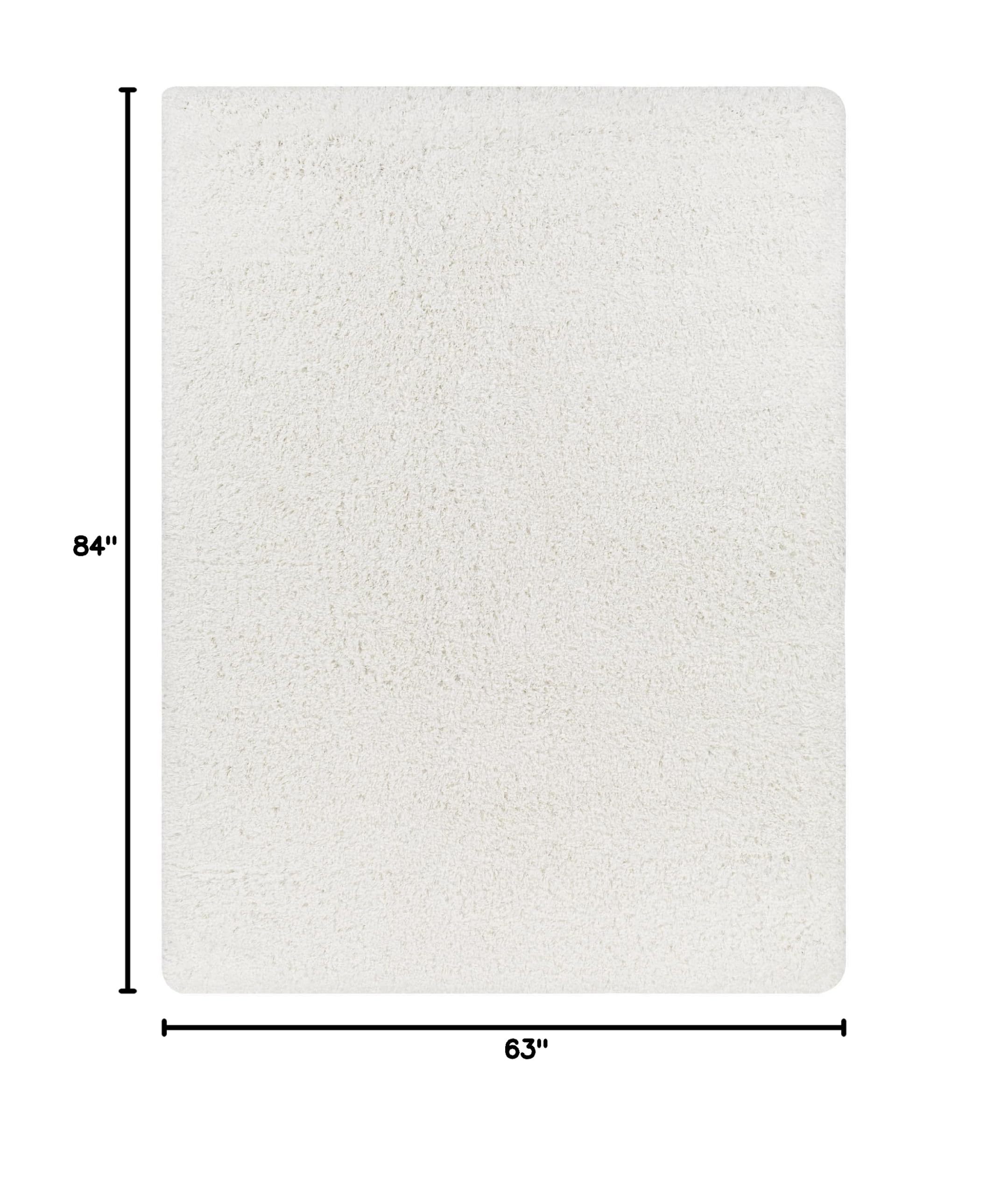 Mark&Day 5x7 Elk River Modern Shag Area Rug - Soft Plush White Carpet for Living Room, Bedroom, Kitchen - 5'3