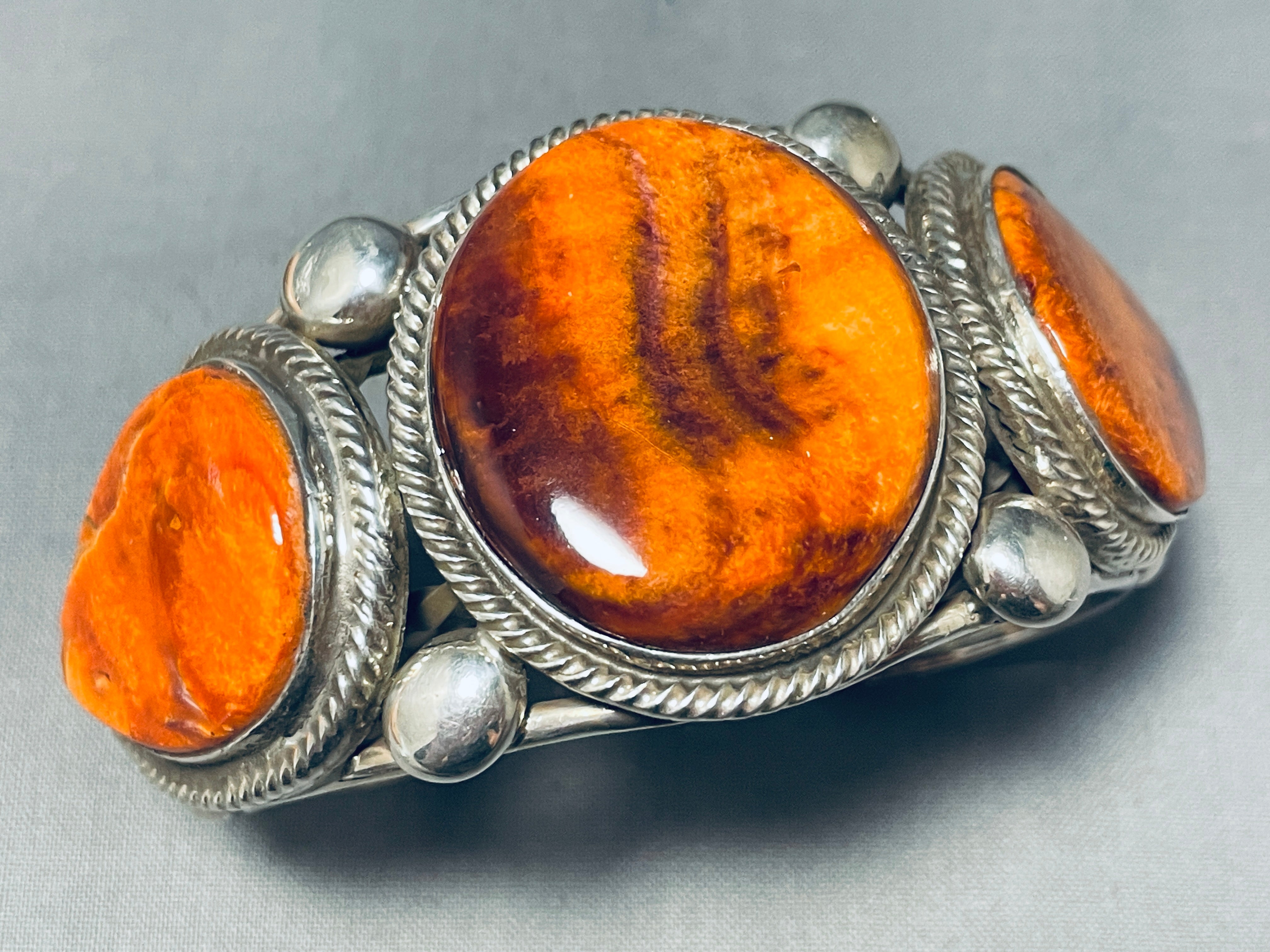 Authentic Navajo Sterling Silver Bracelet with Spiny Oyster Shell - 119g Heavyweight Handmade Native American Jewelry for Women - Perfect for Boho Fashion, Cultural Events & Gift Giving