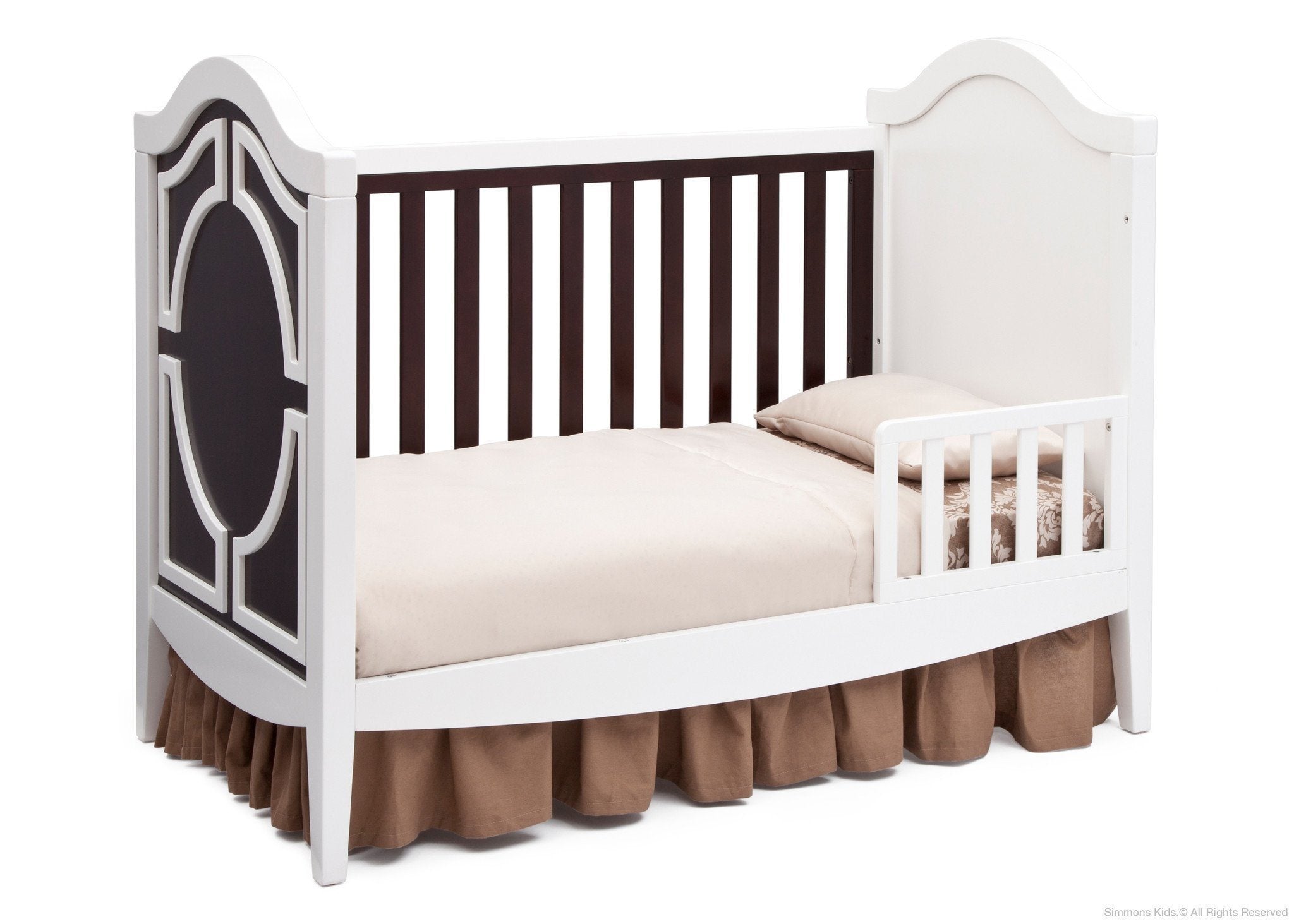 Hollywood 3-in-1 Convertible Baby Crib - Toddler Bed & Daybed - Modern Nursery Furniture for Newborn to Toddler - Perfect for Bedroom, Nursery & Daycare