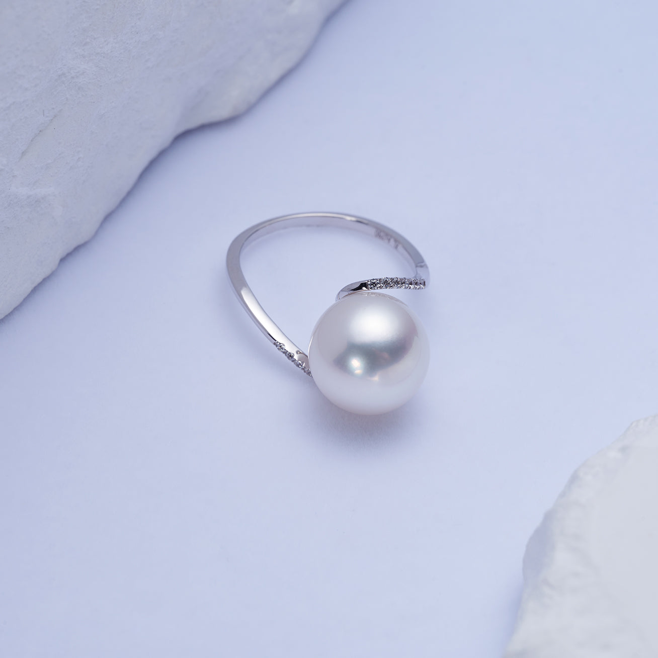 18K Gold Australian White South Sea Pearl Ring - Elegant Wedding Jewelry for Women, Perfect for Bridal, Engagement & Anniversary Gifts