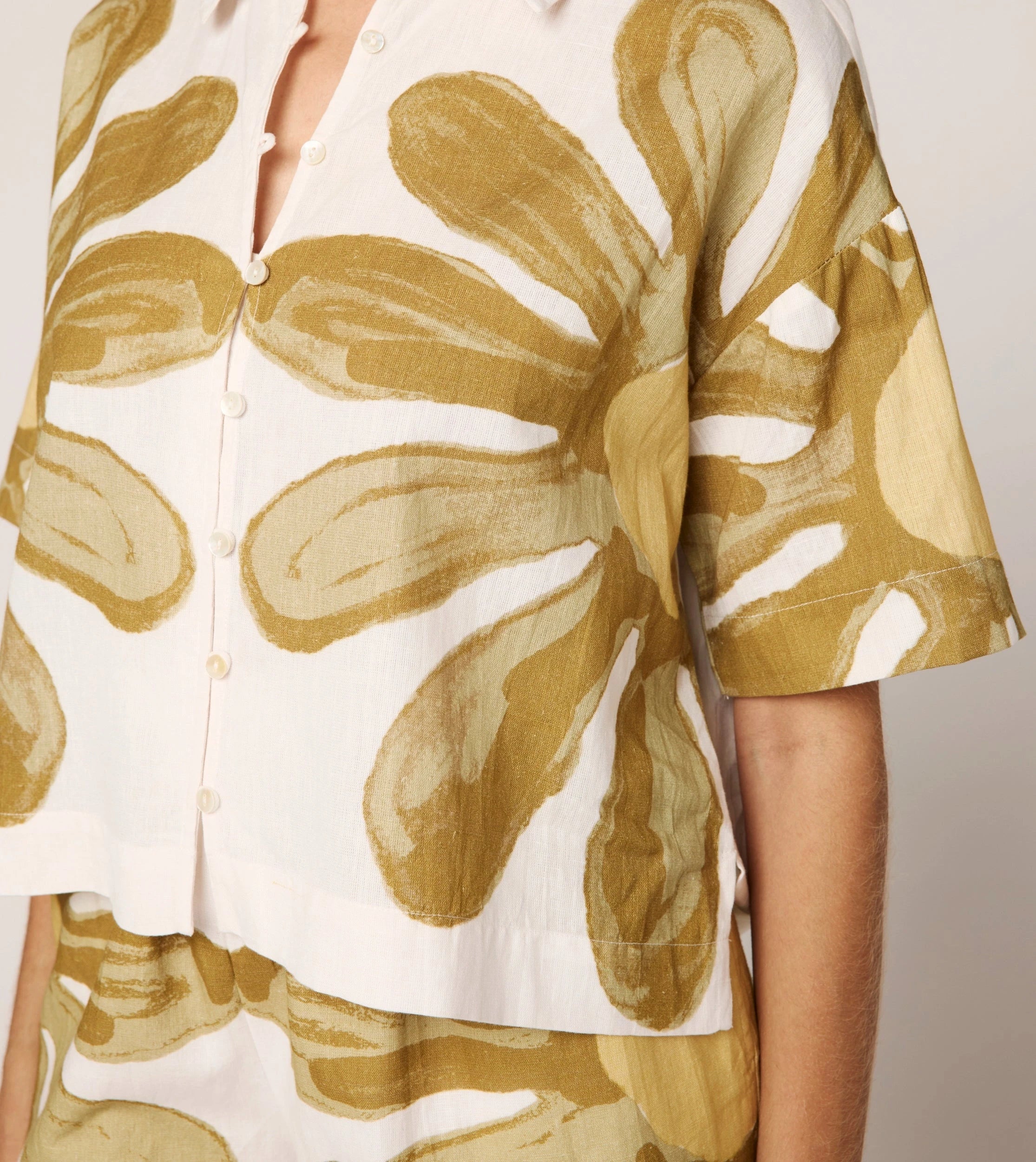 Marie Blouse - Floral Print Women's Top | Elegant Floral Design for Casual Wear, Office & Date Night Outfits