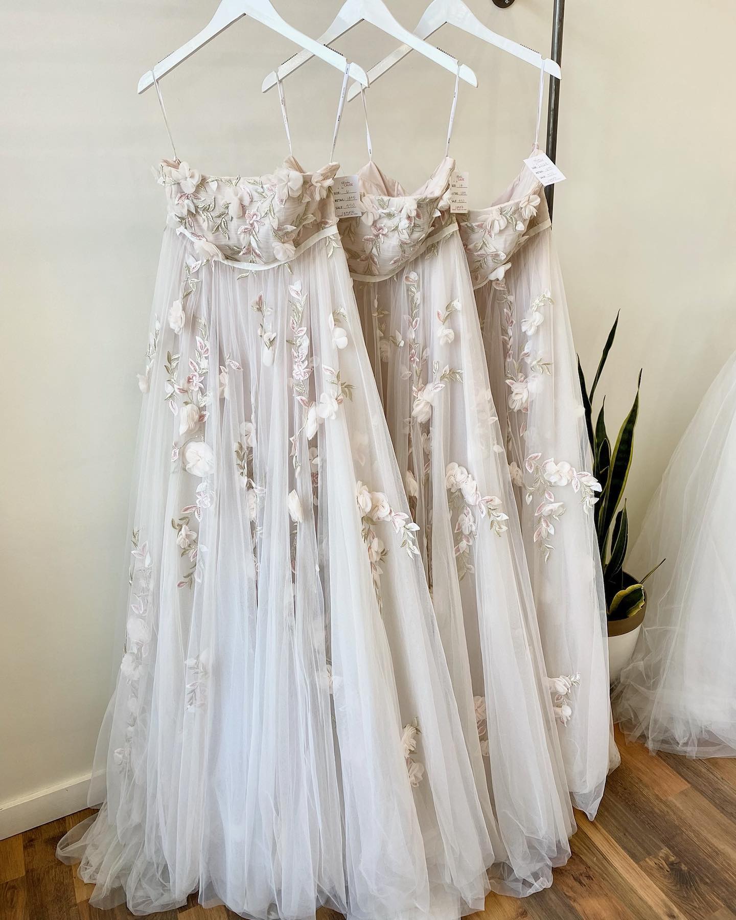 BHLDN Wtoo Tippi Wedding Gown - Elegant Lace Bridal Dress for Bride, Perfect for Beach, Garden & Outdoor Ceremonies