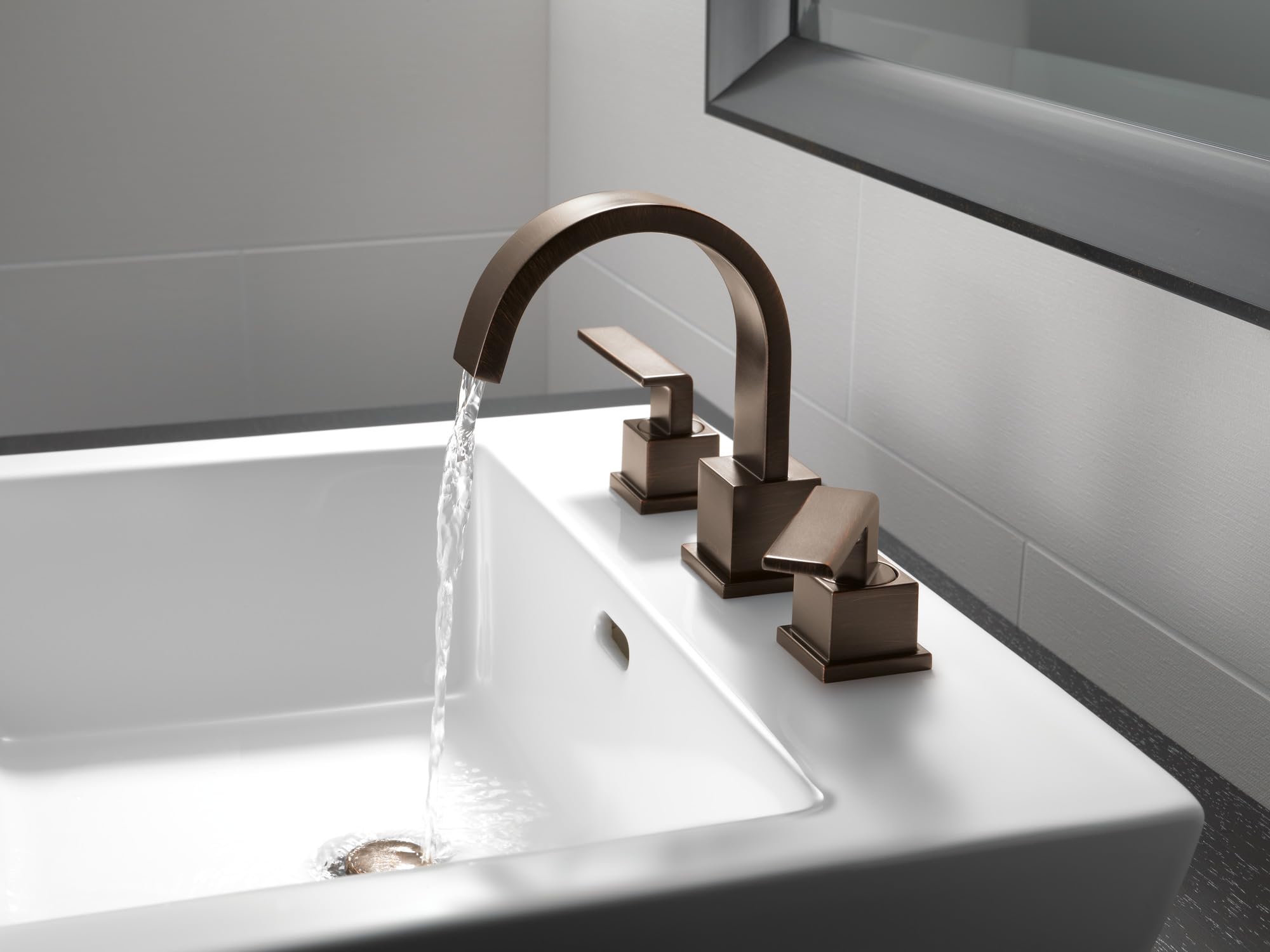 Delta Vero Widespread Bathroom Faucet 3-Hole - Venetian Bronze 3553LF-RB with Metal Drain Assembly - 2-Handle Bathroom Sink Faucet for Vanity, Powder Room & Guest Bathroom