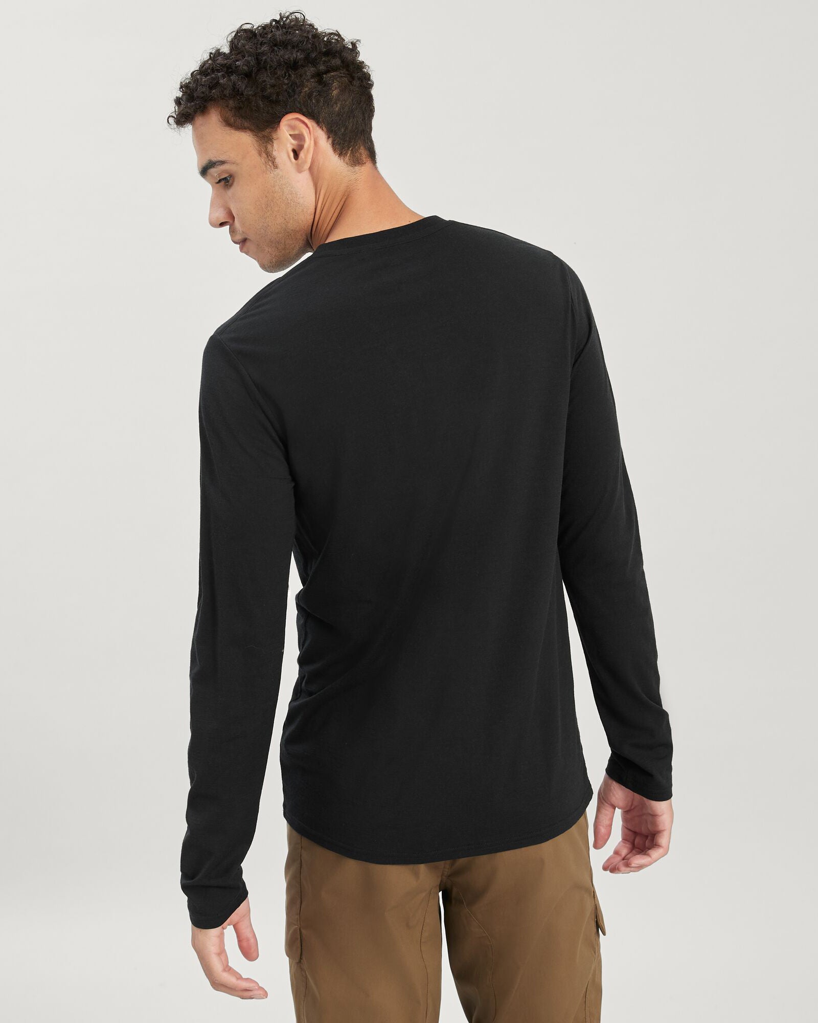 100% Merino Wool Men's Long Sleeve Crew Neck Sweater - Black | Warm & Breathable Base Layer for Hiking, Camping & Winter Outdoor Activities
