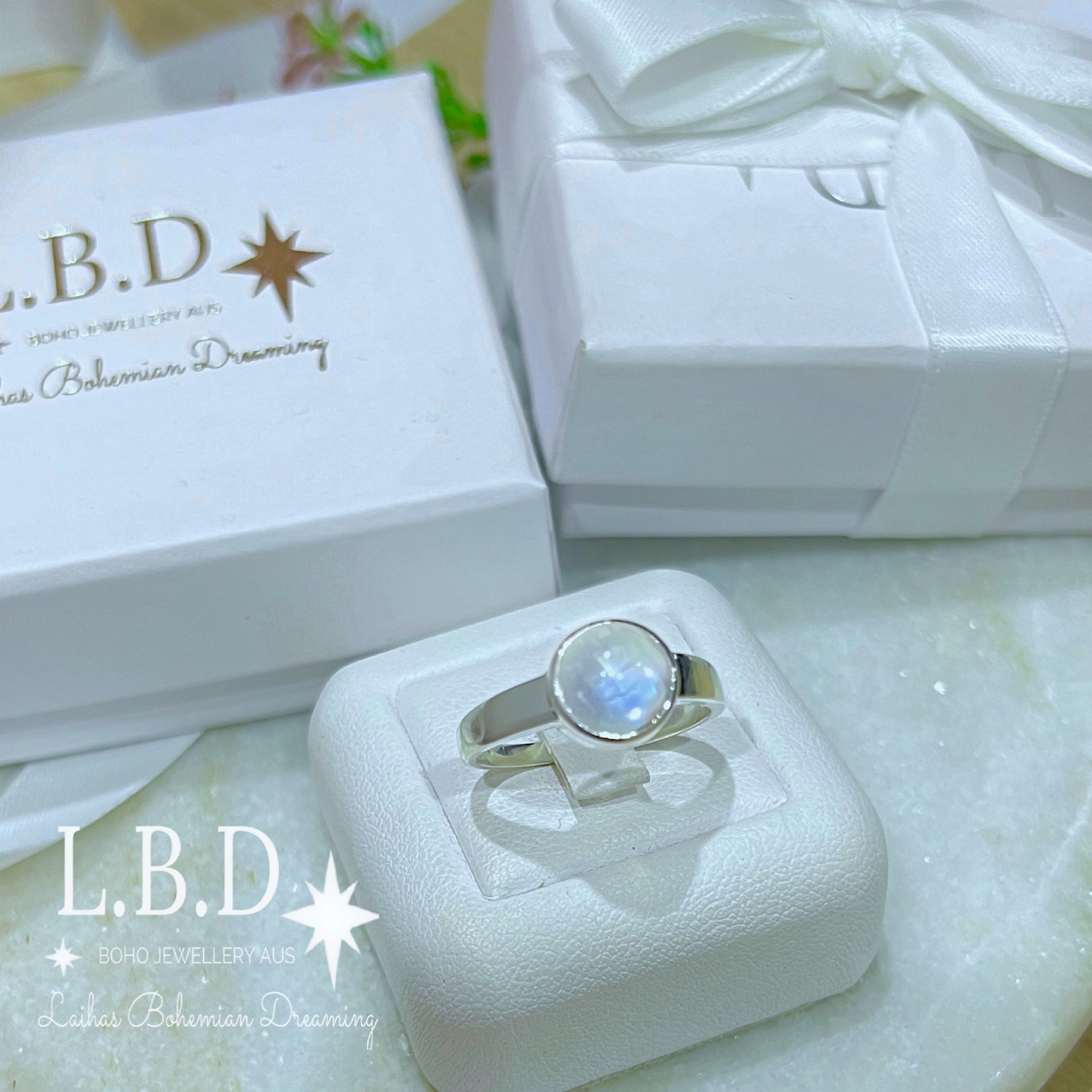 Elegant Moonstone Ring for Women - Dainty & Stylish Silver Jewelry - Perfect for Everyday Wear, Gifts & Special Occasions