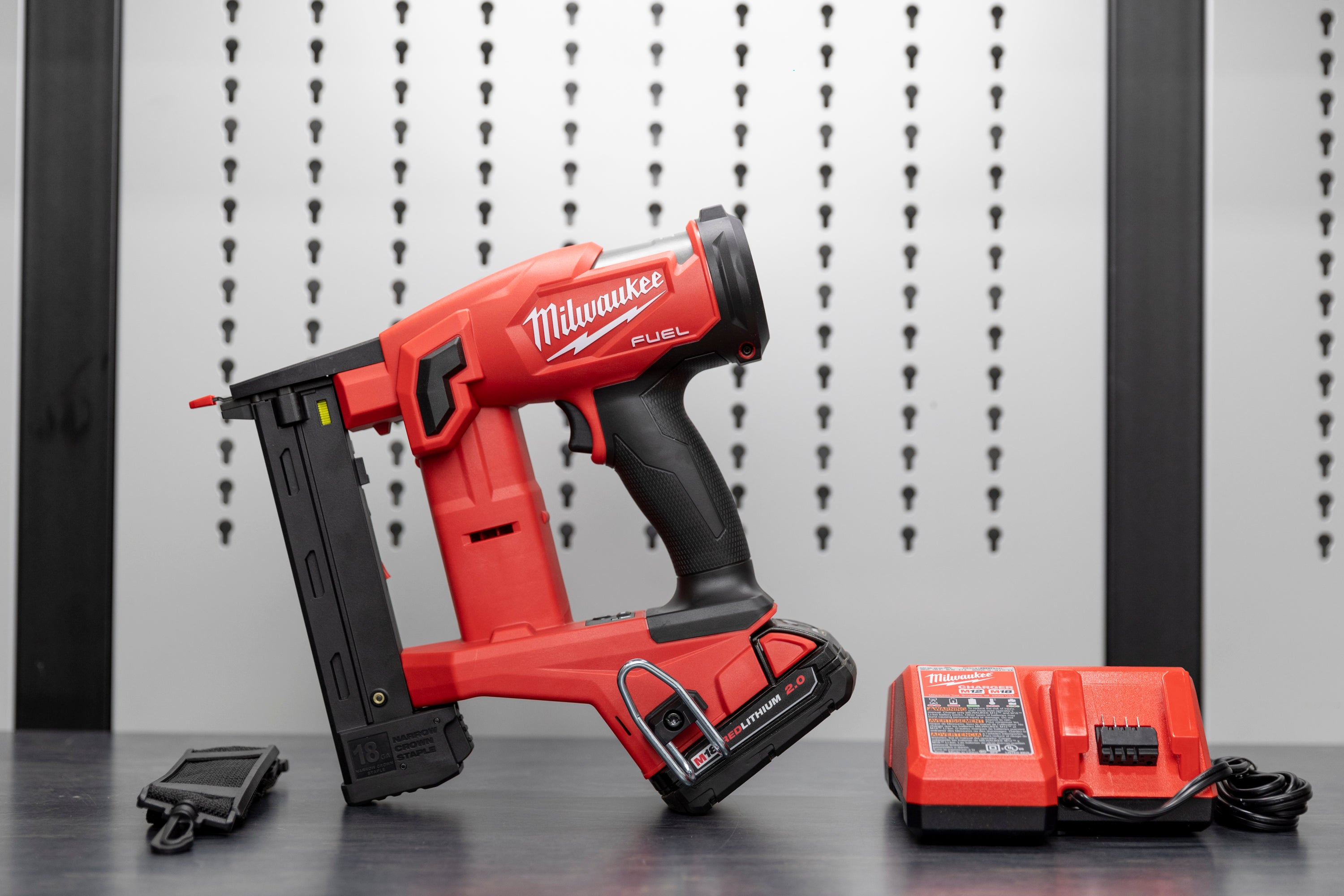 Milwaukee M18 FUEL 18GA 1/4
