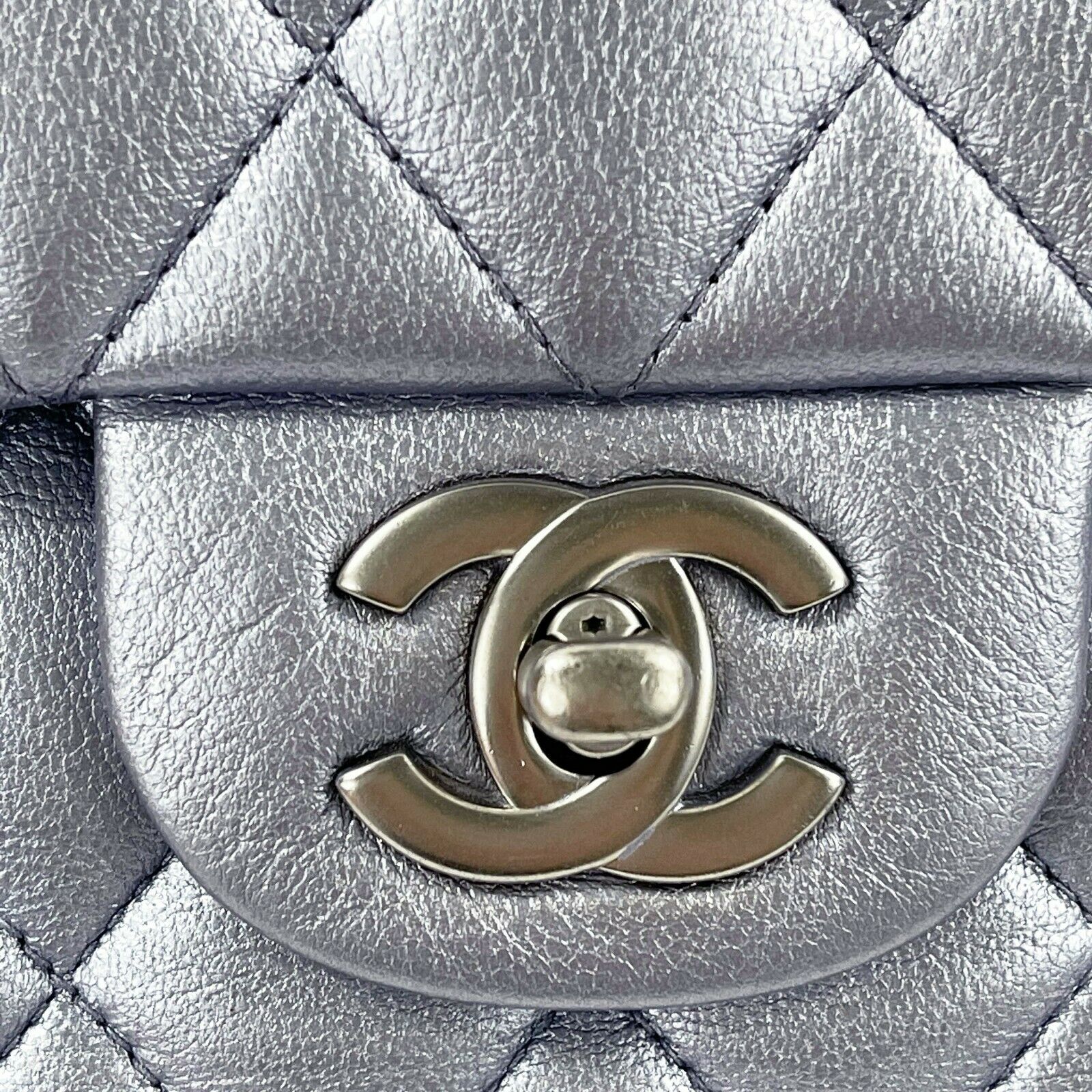 Chanel Classic Double Flap Medium Leather Shoulder Bag in Metallic Silver with CC Logo - Perfect for Work, Evening Events & Luxury Fashion Accessories